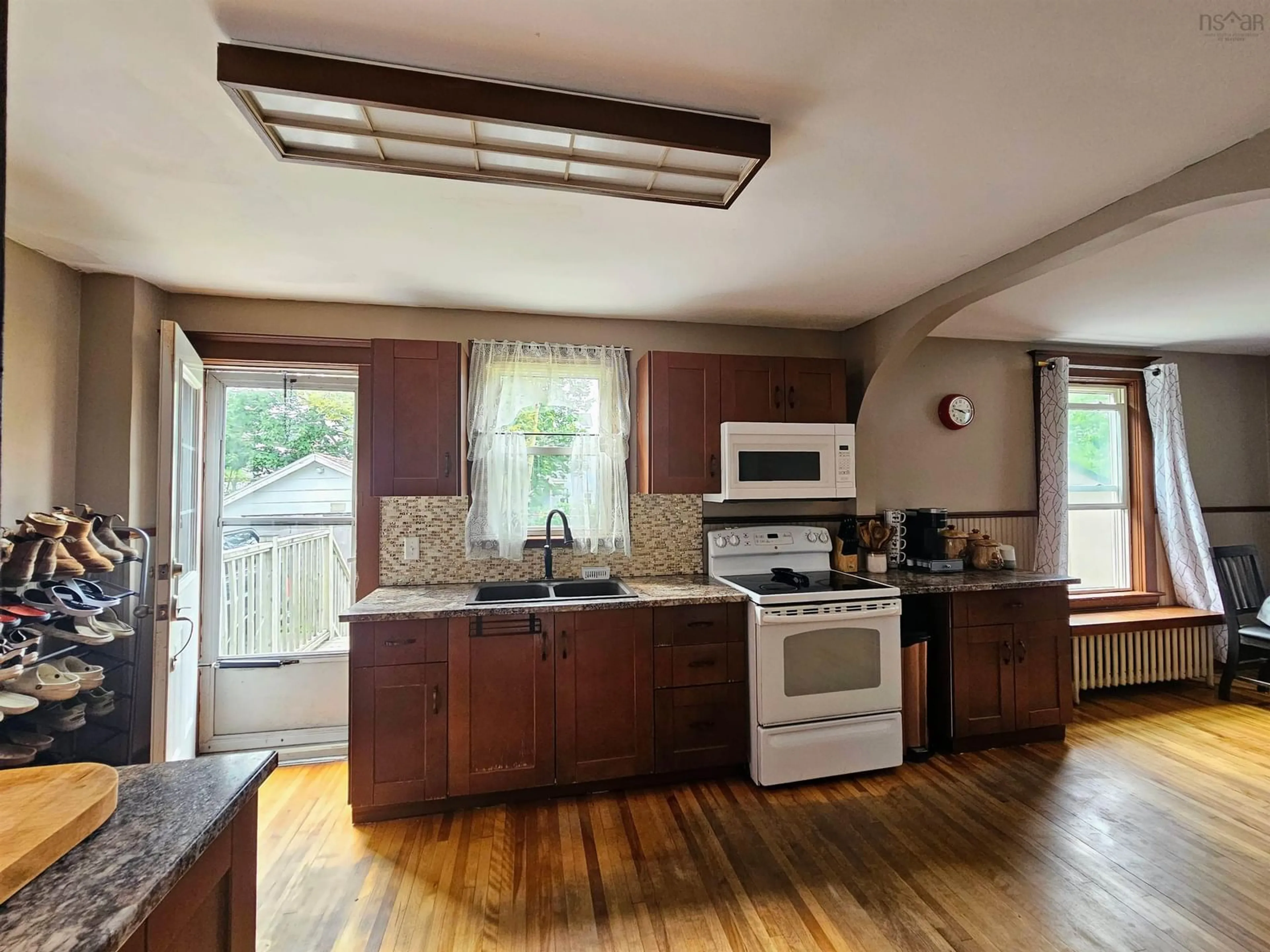 Standard kitchen, wood/laminate floor for 269 Union St, Sydney Nova Scotia B1P 4Y3