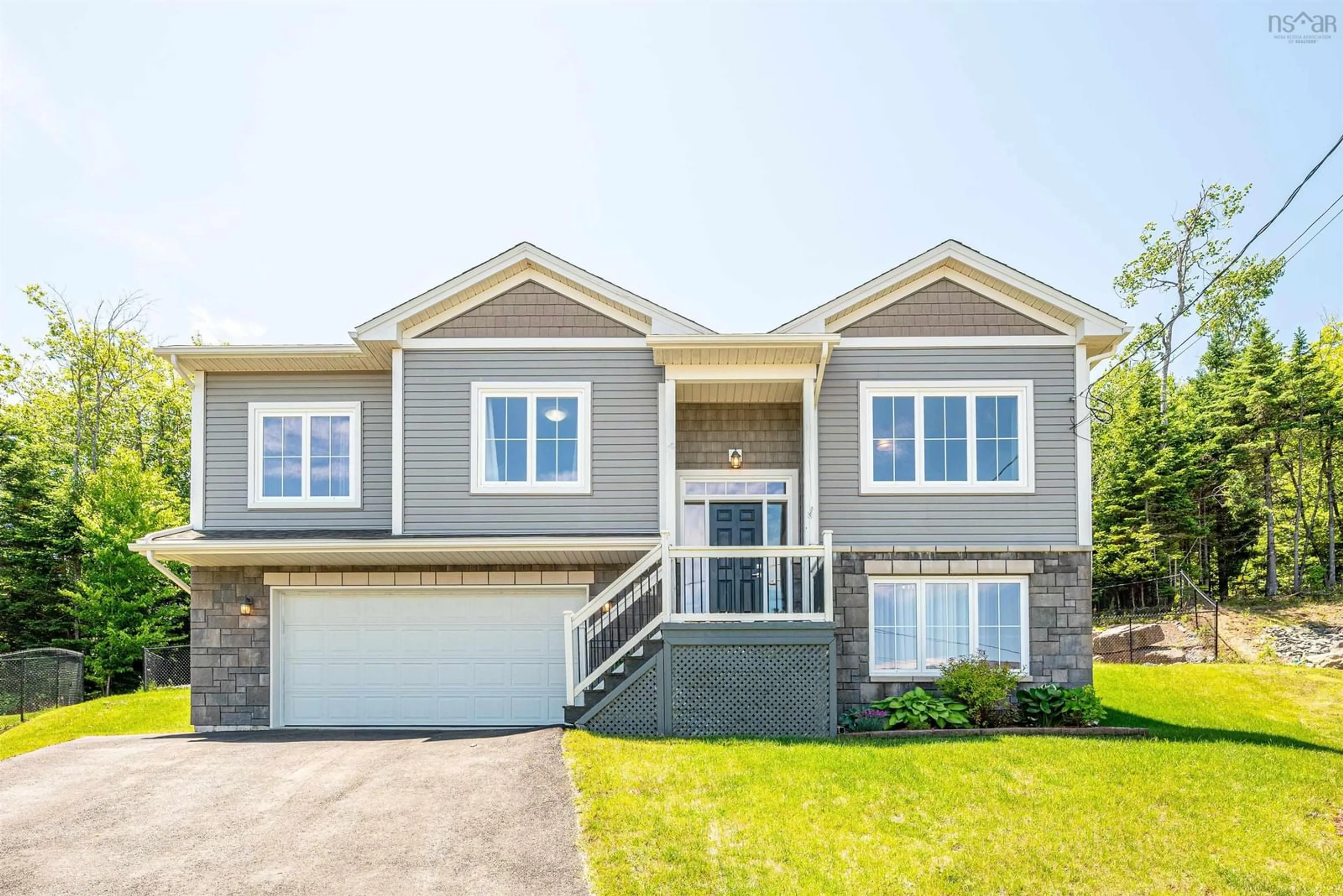 Home with vinyl exterior material, unknown for 28 Pinhigh Crt, Middle Sackville Nova Scotia B4C 2N4