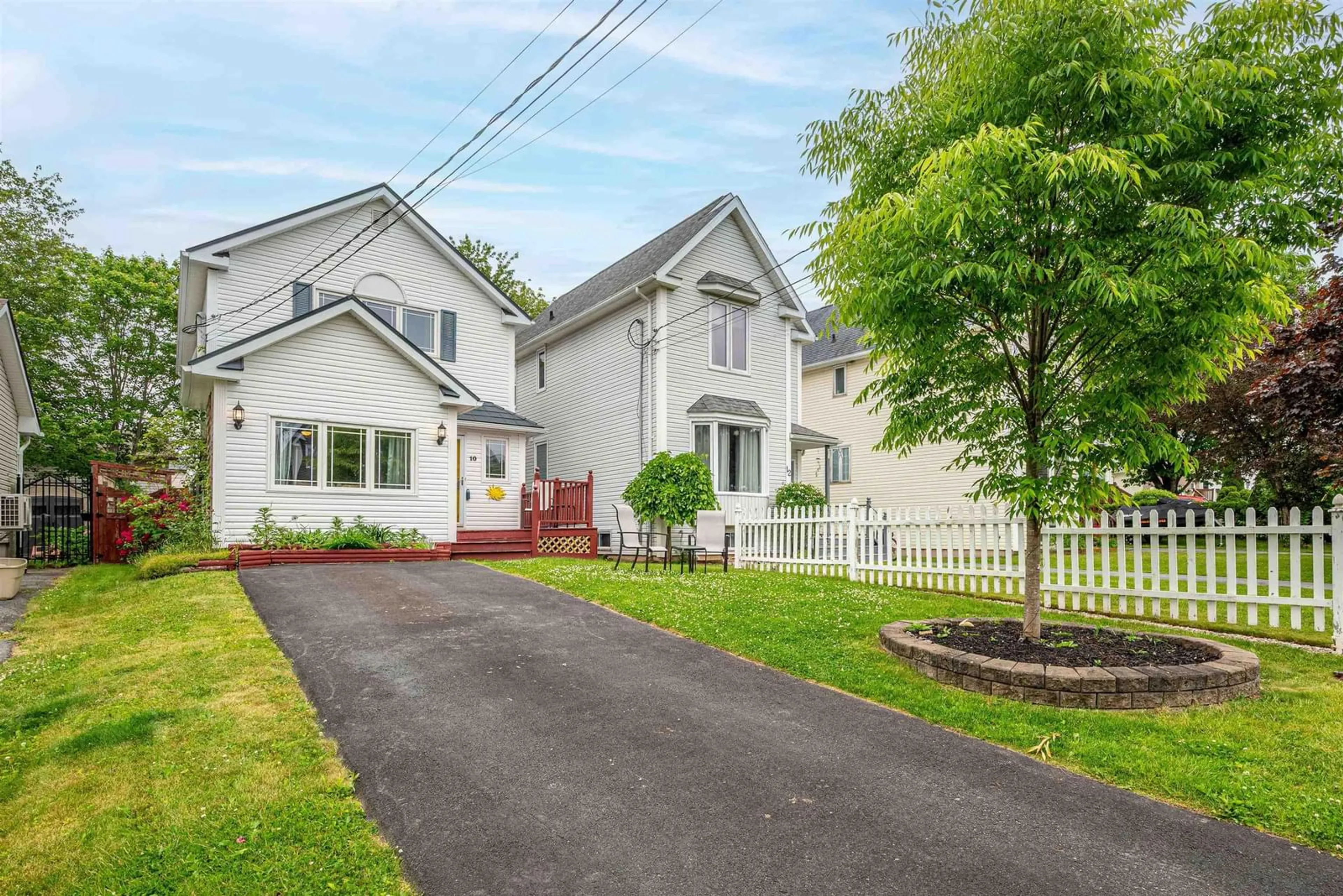 A pic from outside/outdoor area/front of a property/back of a property/a pic from drone, street for 10 Penstock Crt, Middle Sackville Nova Scotia B4E 2L5