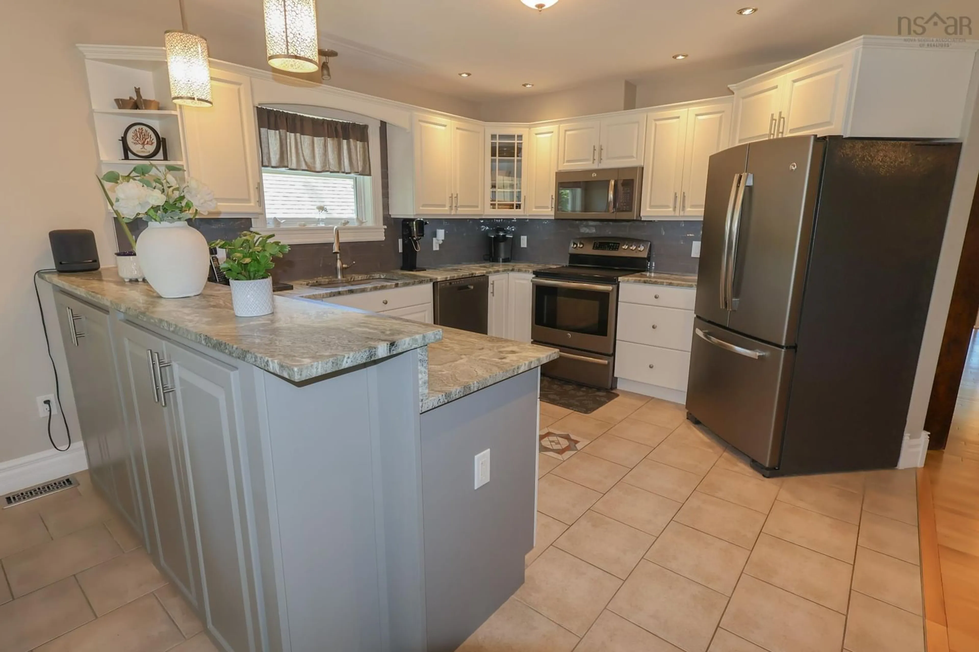 Open concept kitchen, ceramic/tile floor for 498 Glen Allan Dr, Bridgewater Nova Scotia B4V 0B1