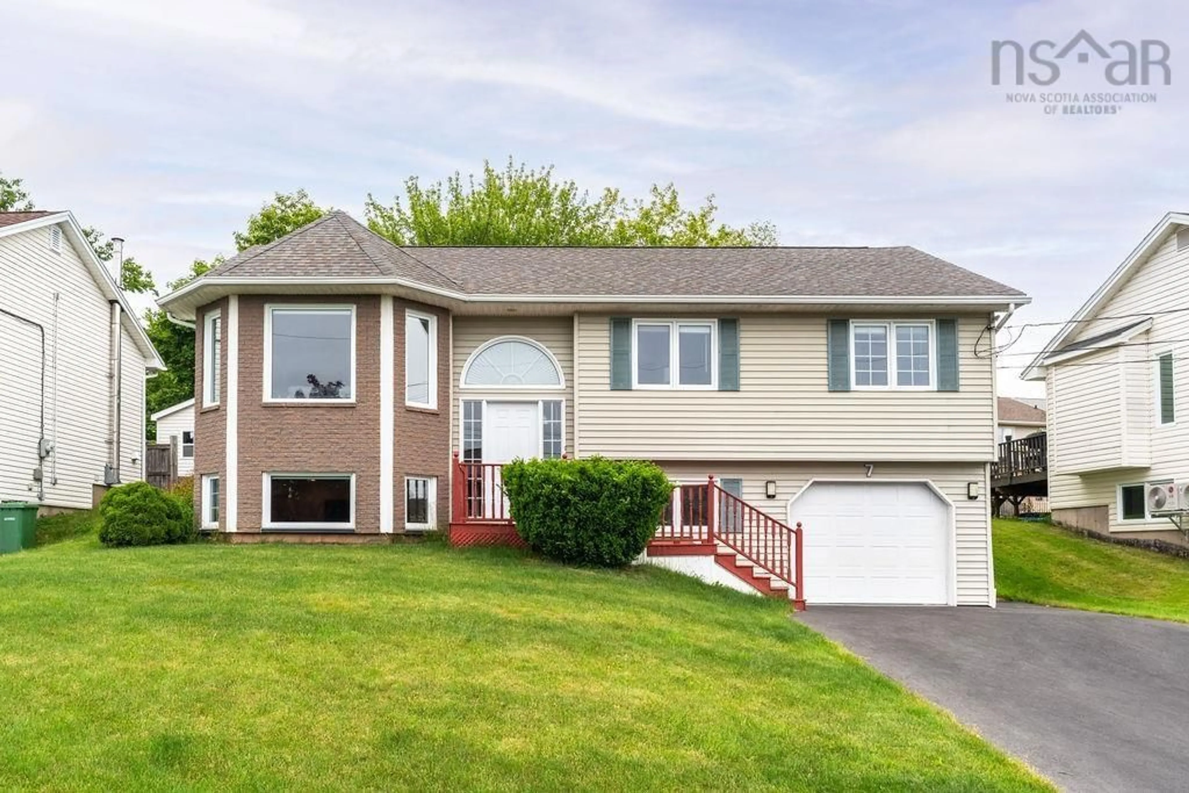 Home with vinyl exterior material, street for 7 Sprucewood Crt, Portland Hills Nova Scotia B2W 6E7