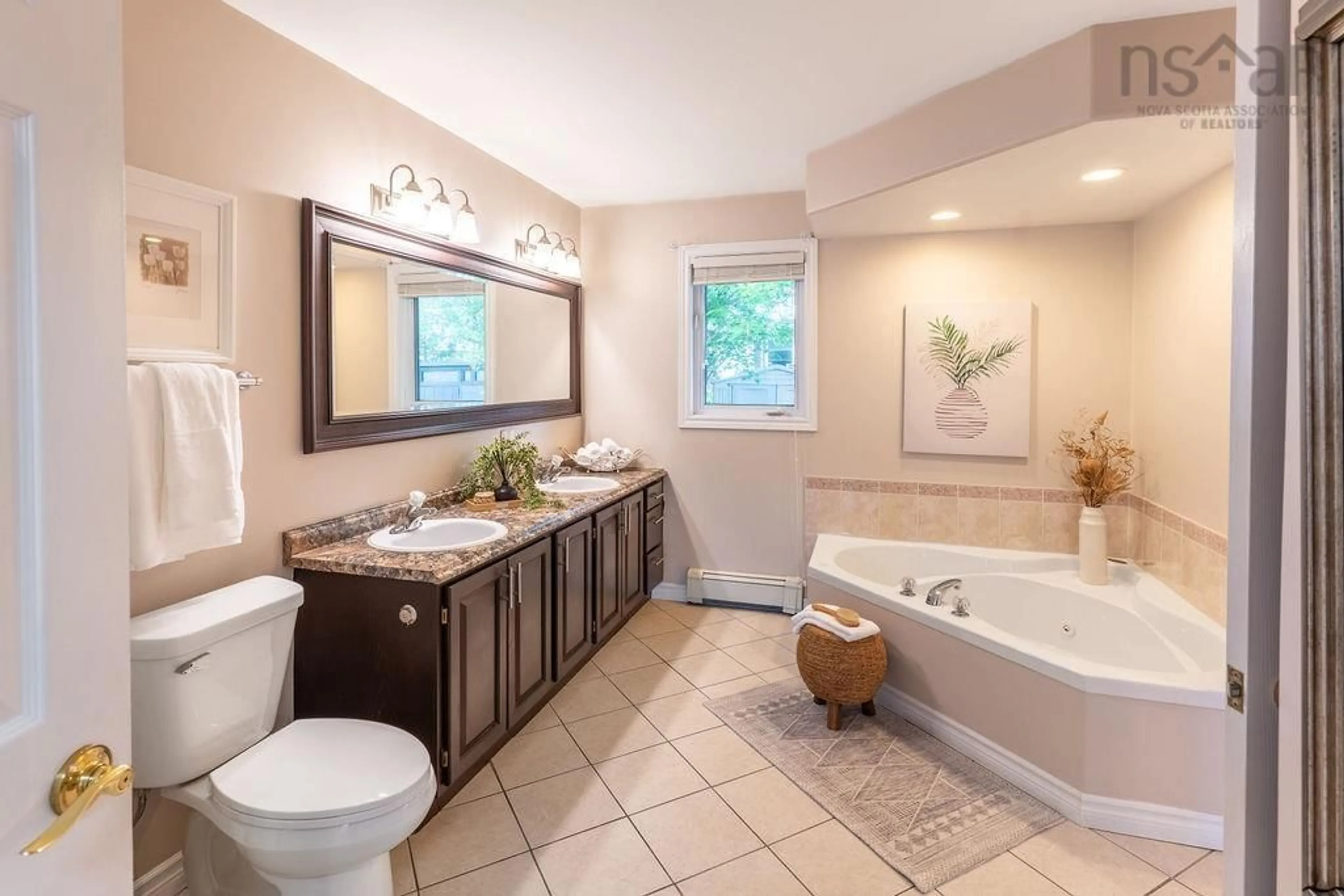 Contemporary bathroom, ceramic/tile floor for 7 Sprucewood Crt, Portland Hills Nova Scotia B2W 6E7