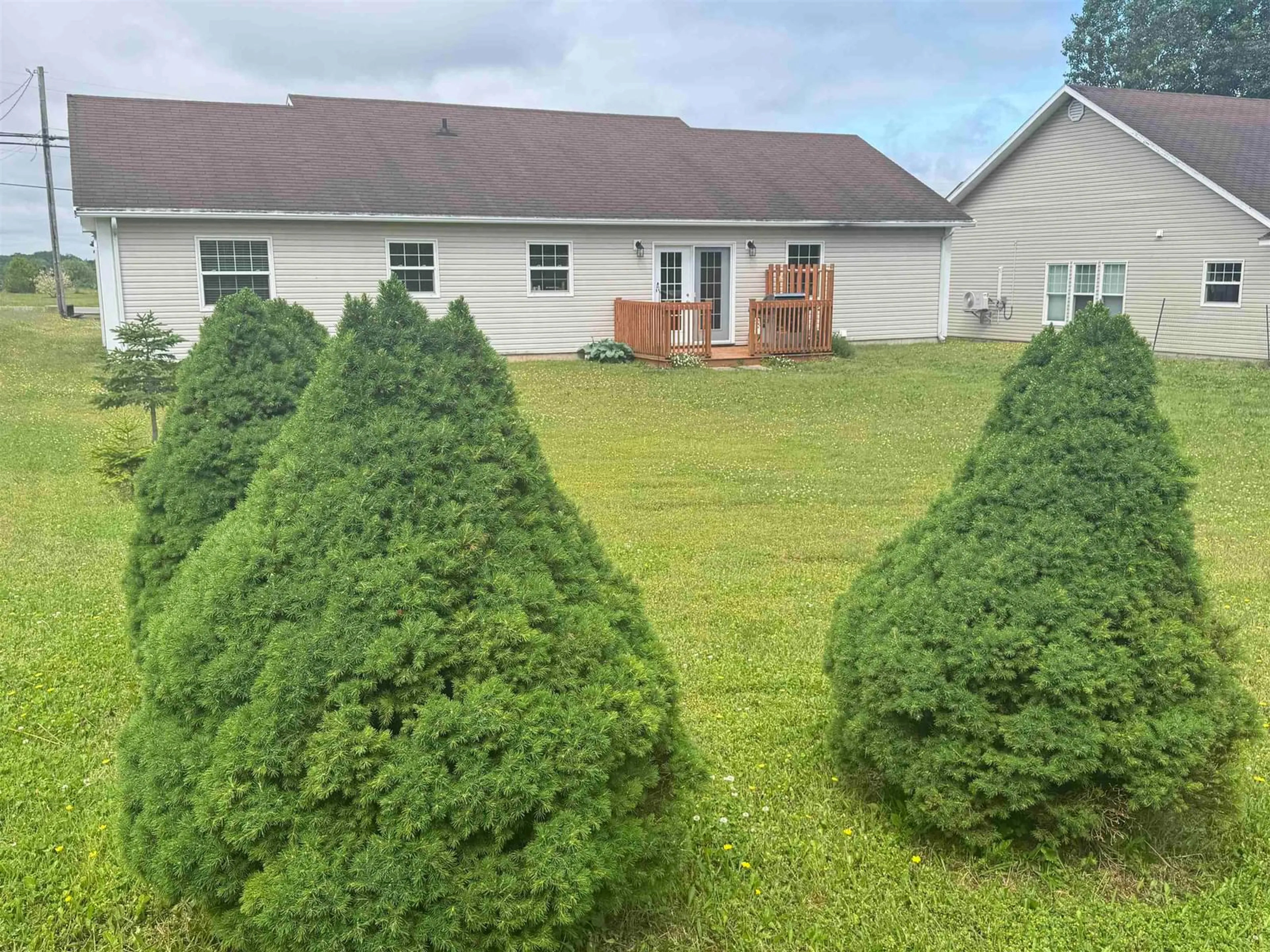 A pic from outside/outdoor area/front of a property/back of a property/a pic from drone, mountain view for 2386 North Ave, Canning Nova Scotia B0P 1H0