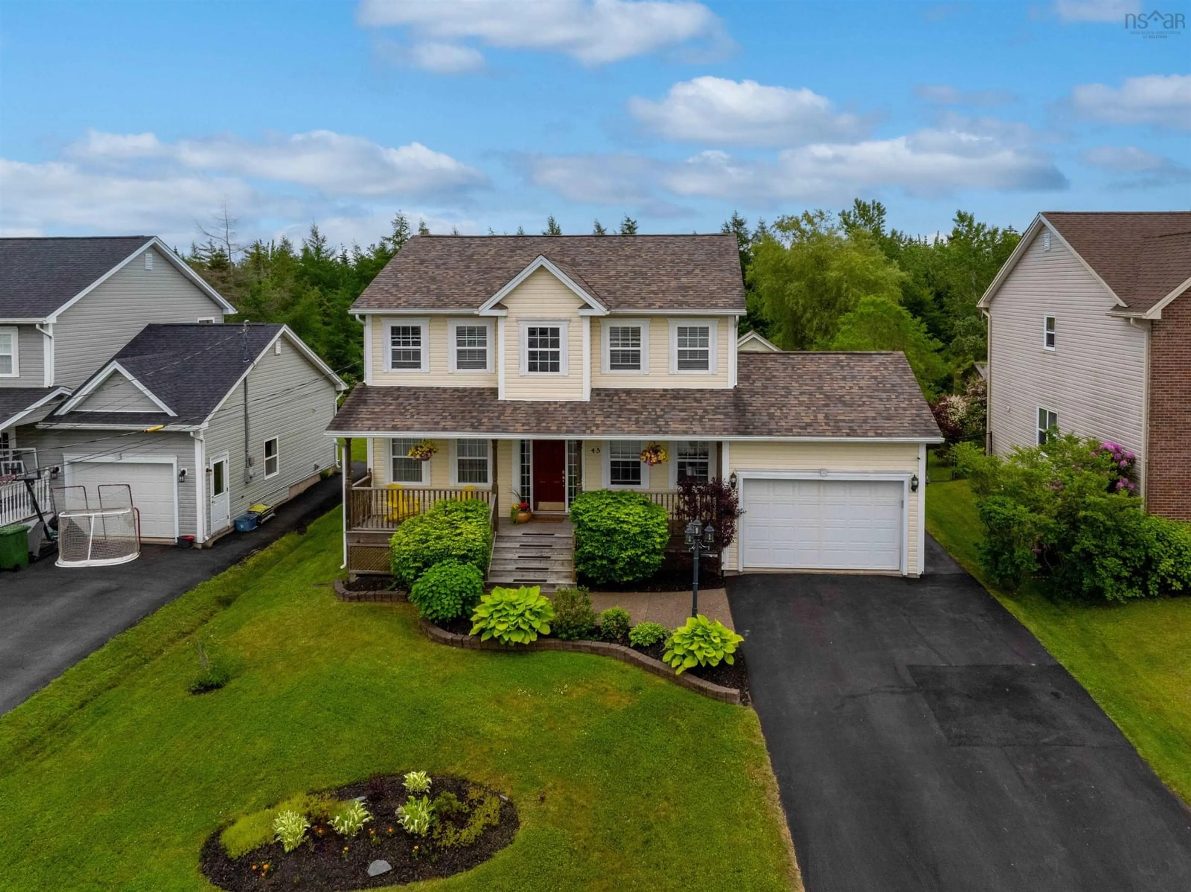 A pic from outside/outdoor area/front of a property/back of a property/a pic from drone, street for 45 Pearl Dr, Dartmouth Nova Scotia B2V 2T7