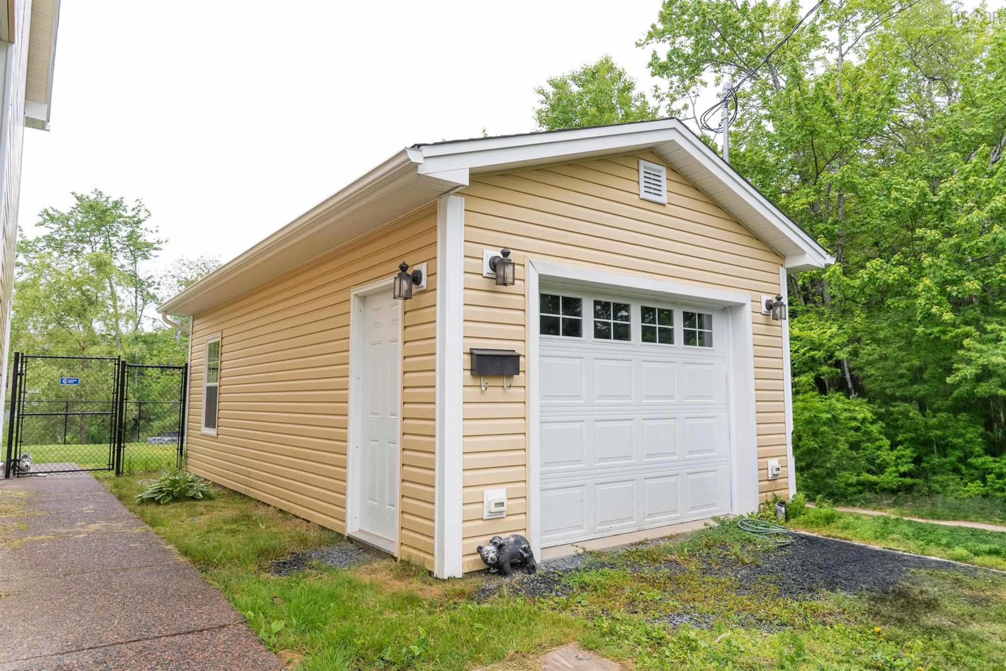 Indoor garage for 26 Mcintyre Lane, Lower Sackville Nova Scotia B4C 0B9