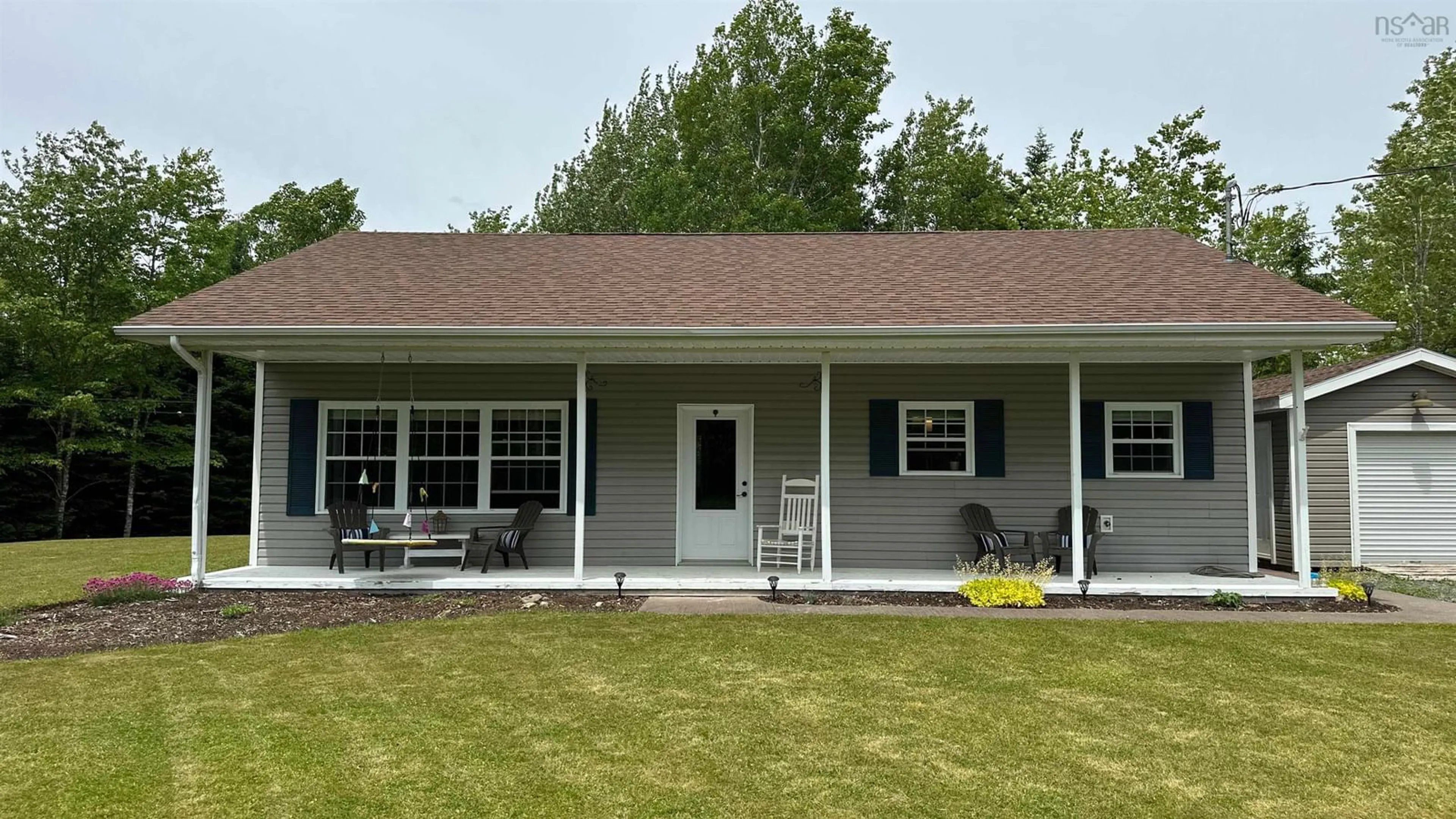 Home with vinyl exterior material, unknown for 70 Forest Glen Rd, Brookfield Nova Scotia B0N 1C0