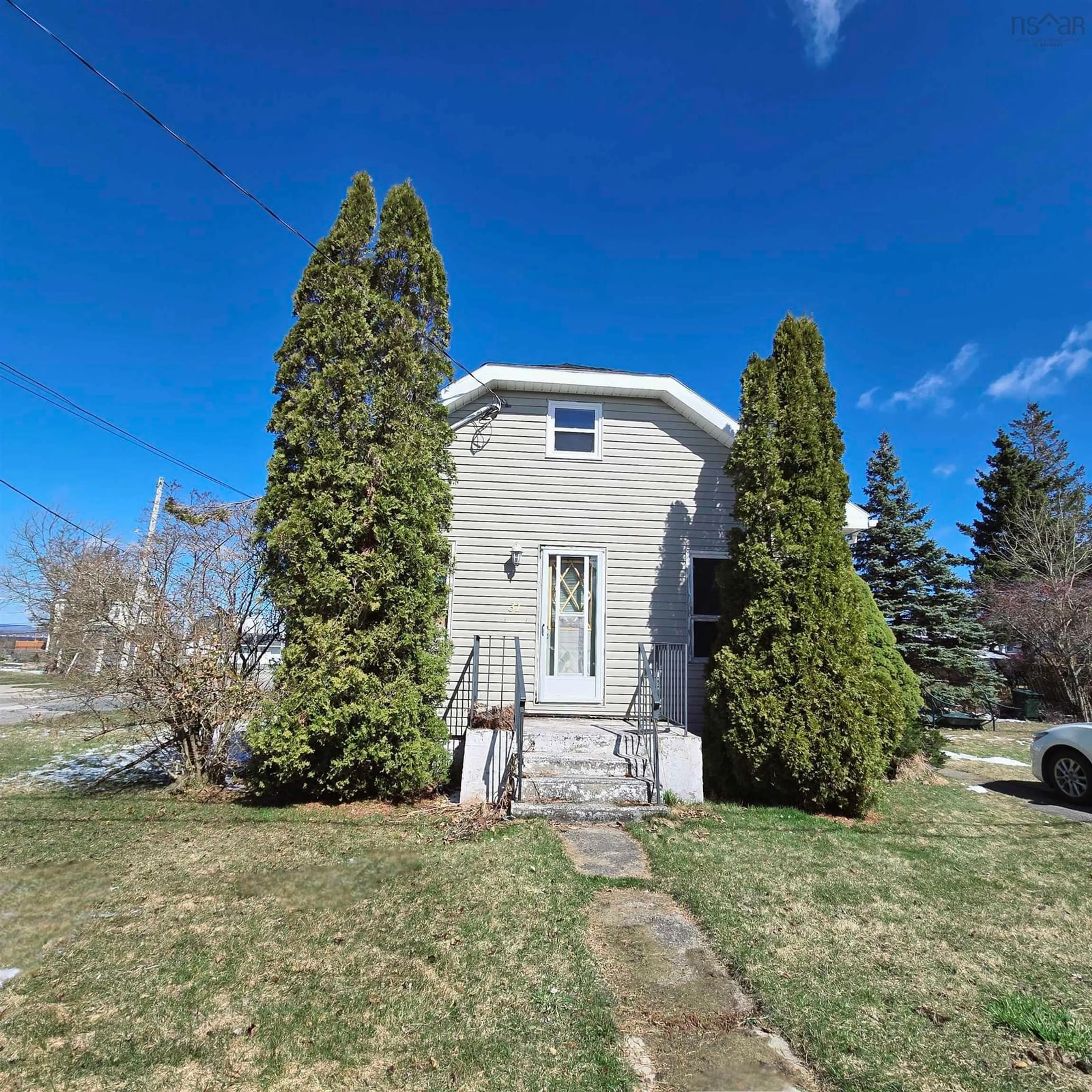 A pic from outside/outdoor area/front of a property/back of a property/a pic from drone, street for 31 Mercer St, Sydney Nova Scotia B1N 2X8