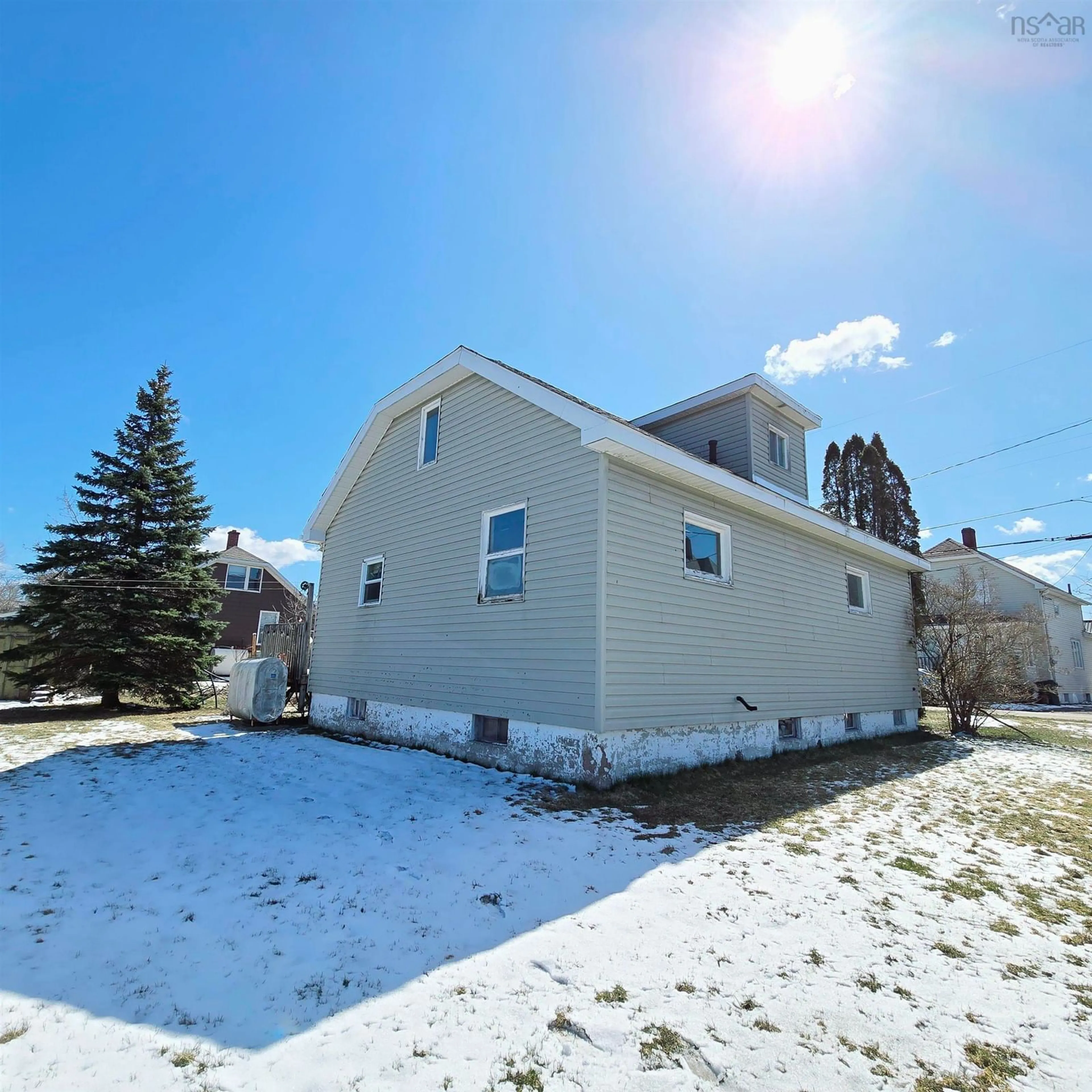 Unknown for 31 Mercer St, Sydney Nova Scotia B1N 2X8