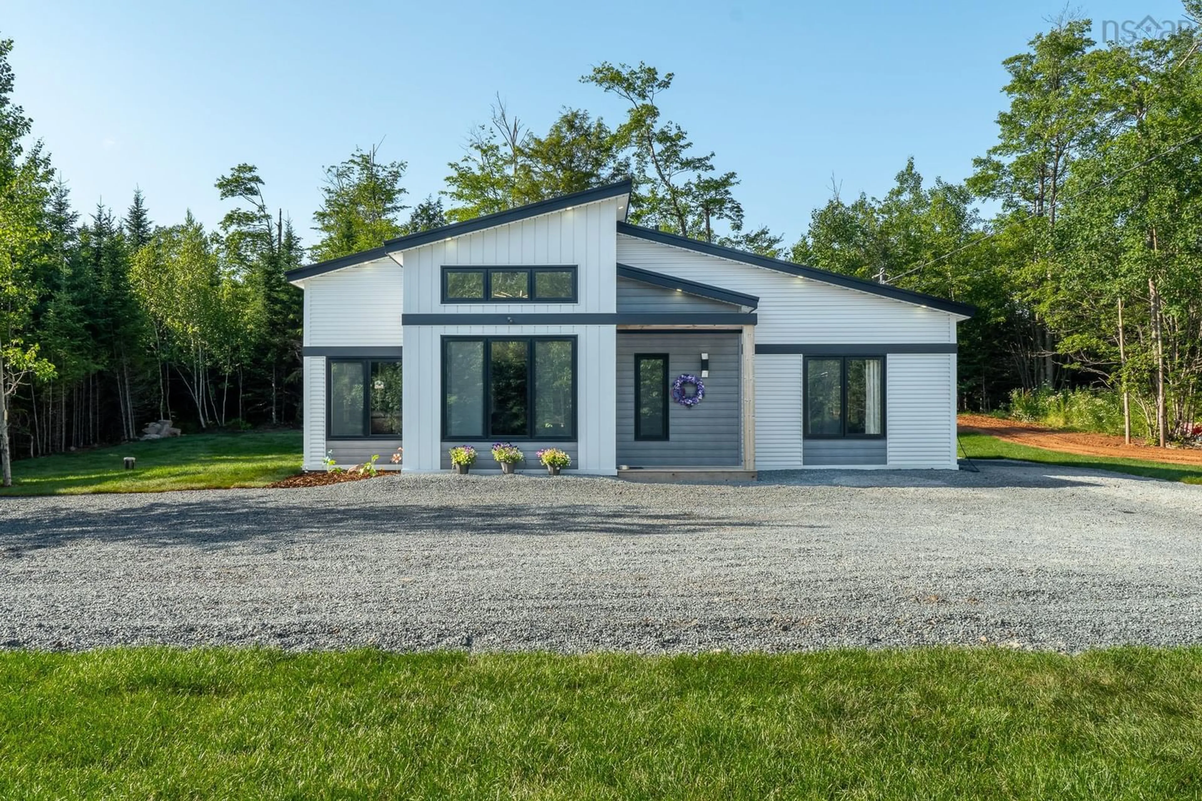 Home with vinyl exterior material, building for 900 Kennedy Rd, Hilden Nova Scotia B0N 1C0