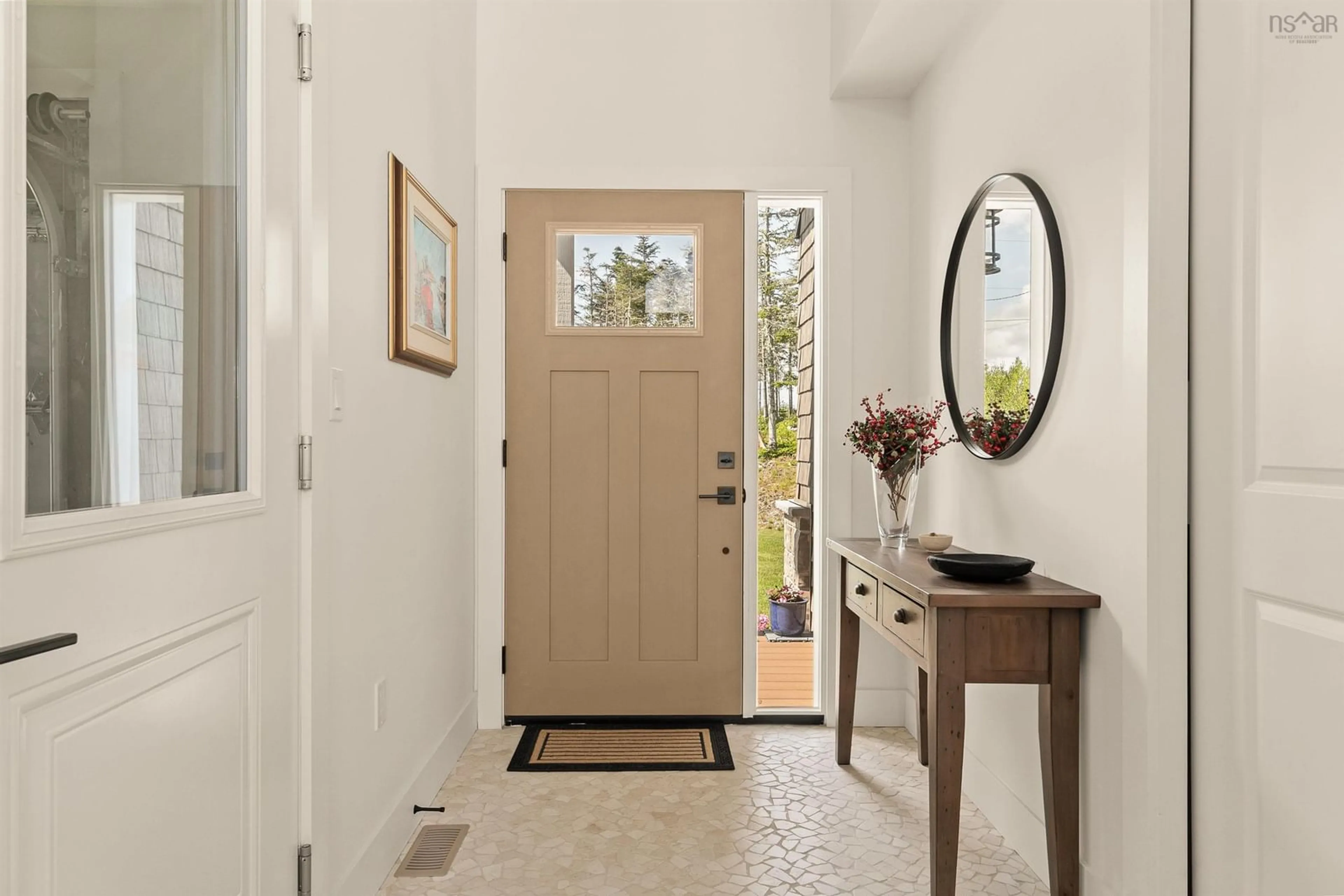 Indoor entryway for 282 Quinlan Dr, Head Of Jeddore Nova Scotia B0J 1P0