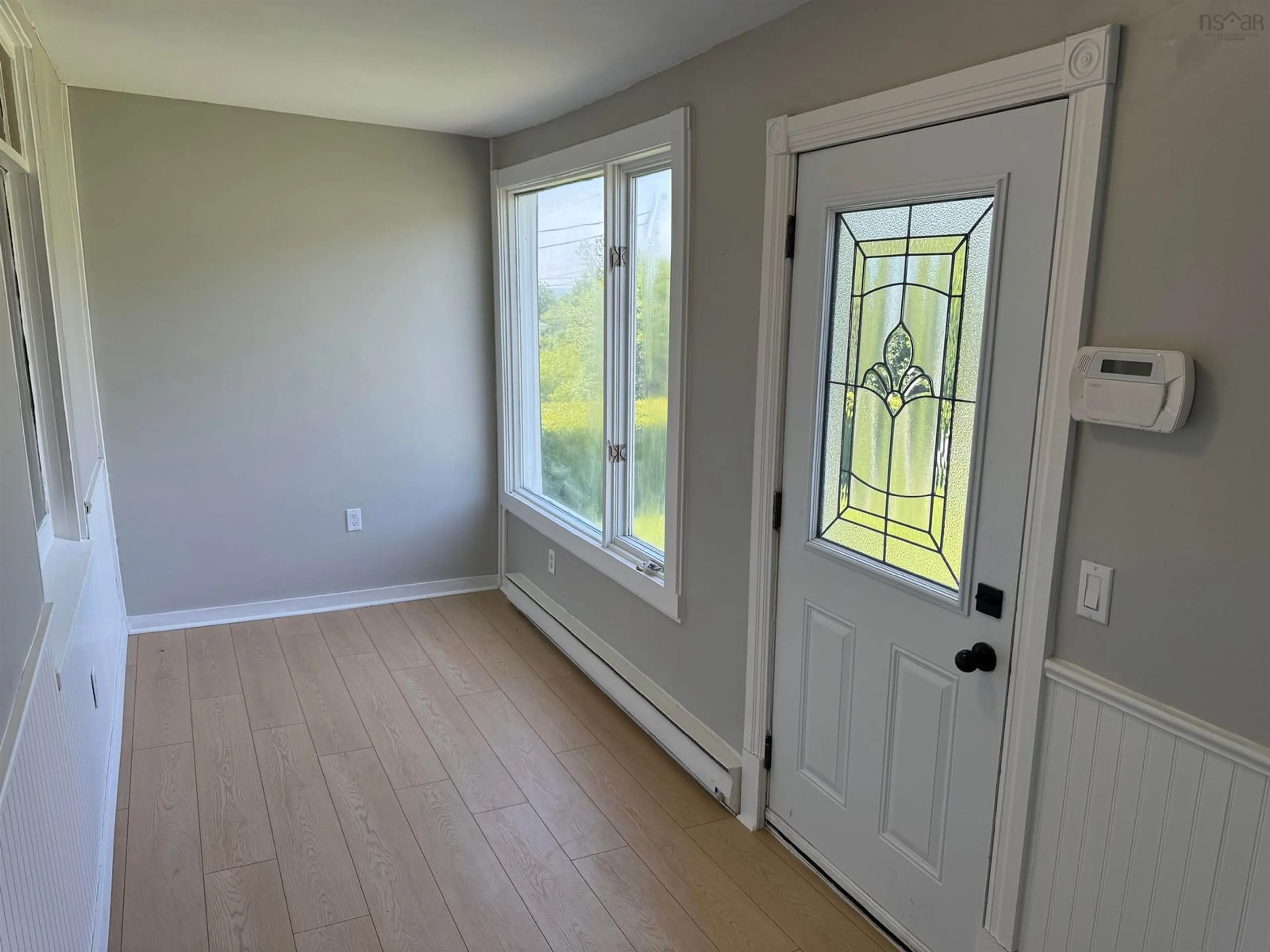 Indoor entryway for 41 Fourth St, New Glasgow Nova Scotia B2H 1C9