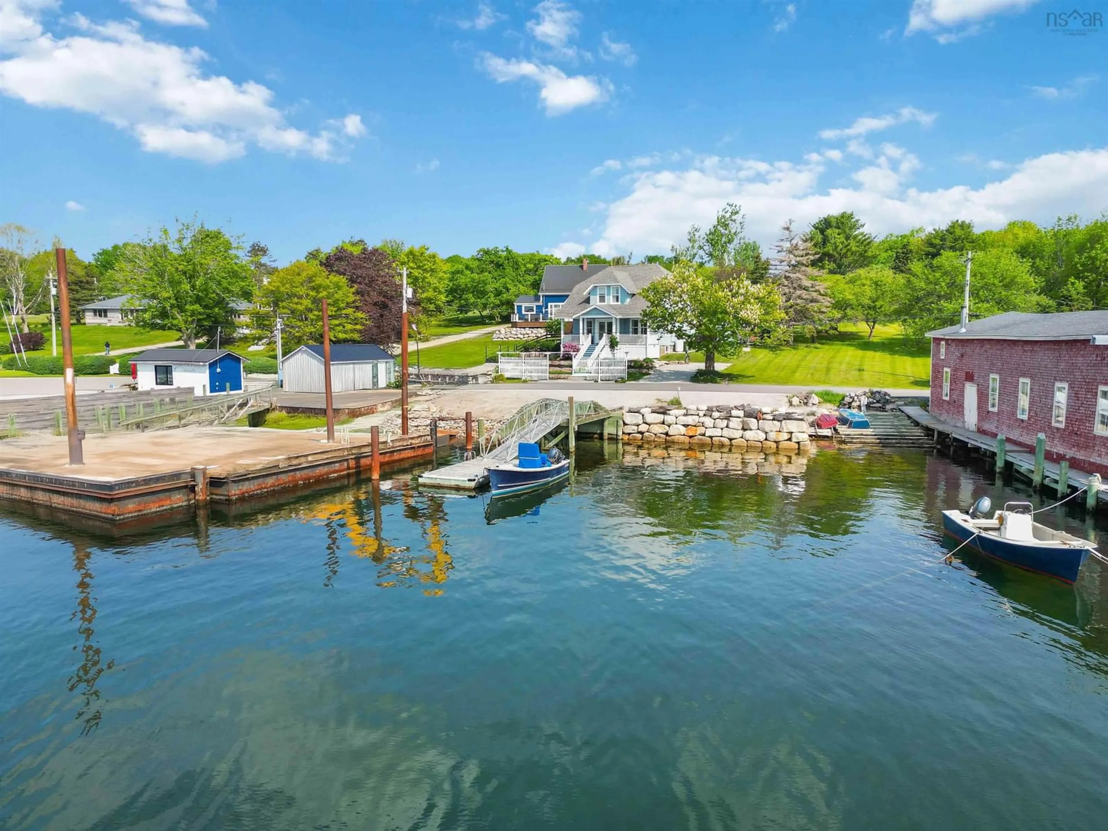 A pic from outside/outdoor area/front of a property/back of a property/a pic from drone, water/lake/river/ocean view for 287 Indian Point Rd, Mahone Bay Nova Scotia B0J 2E0