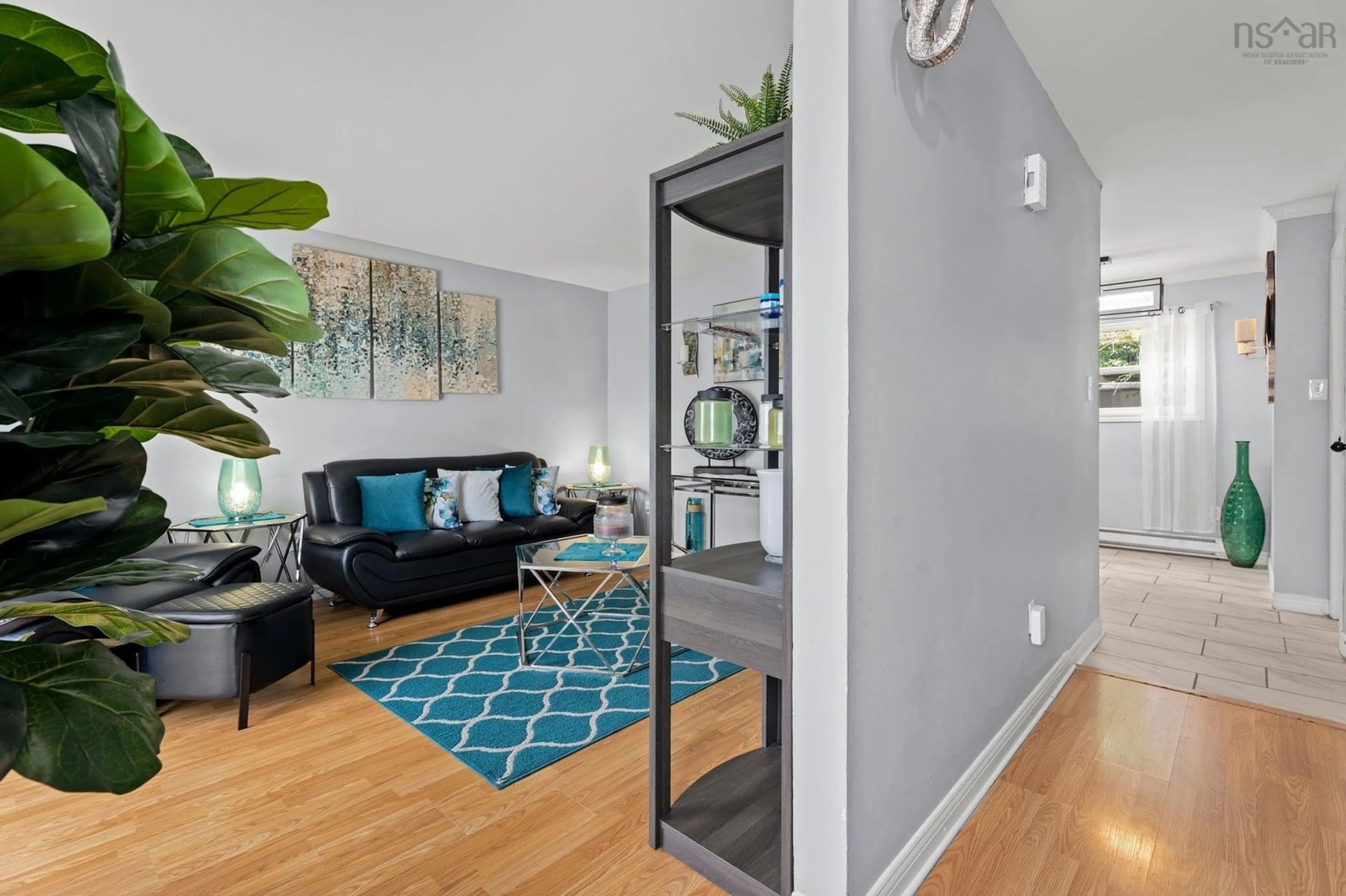 Indoor entryway for 5 Londra Crt, Dartmouth Nova Scotia B2W 5A5