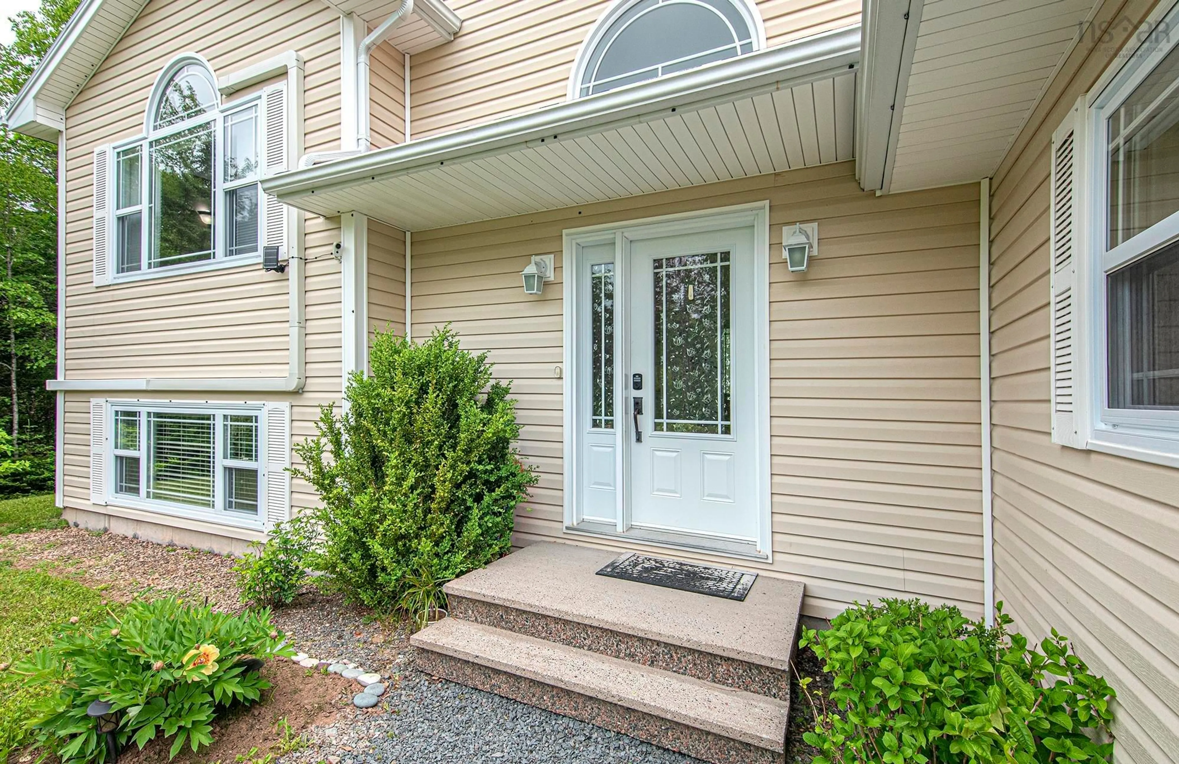 Indoor entryway for 32 Morning Breeze Dr, Mount Uniacke Nova Scotia B0N 1Z0