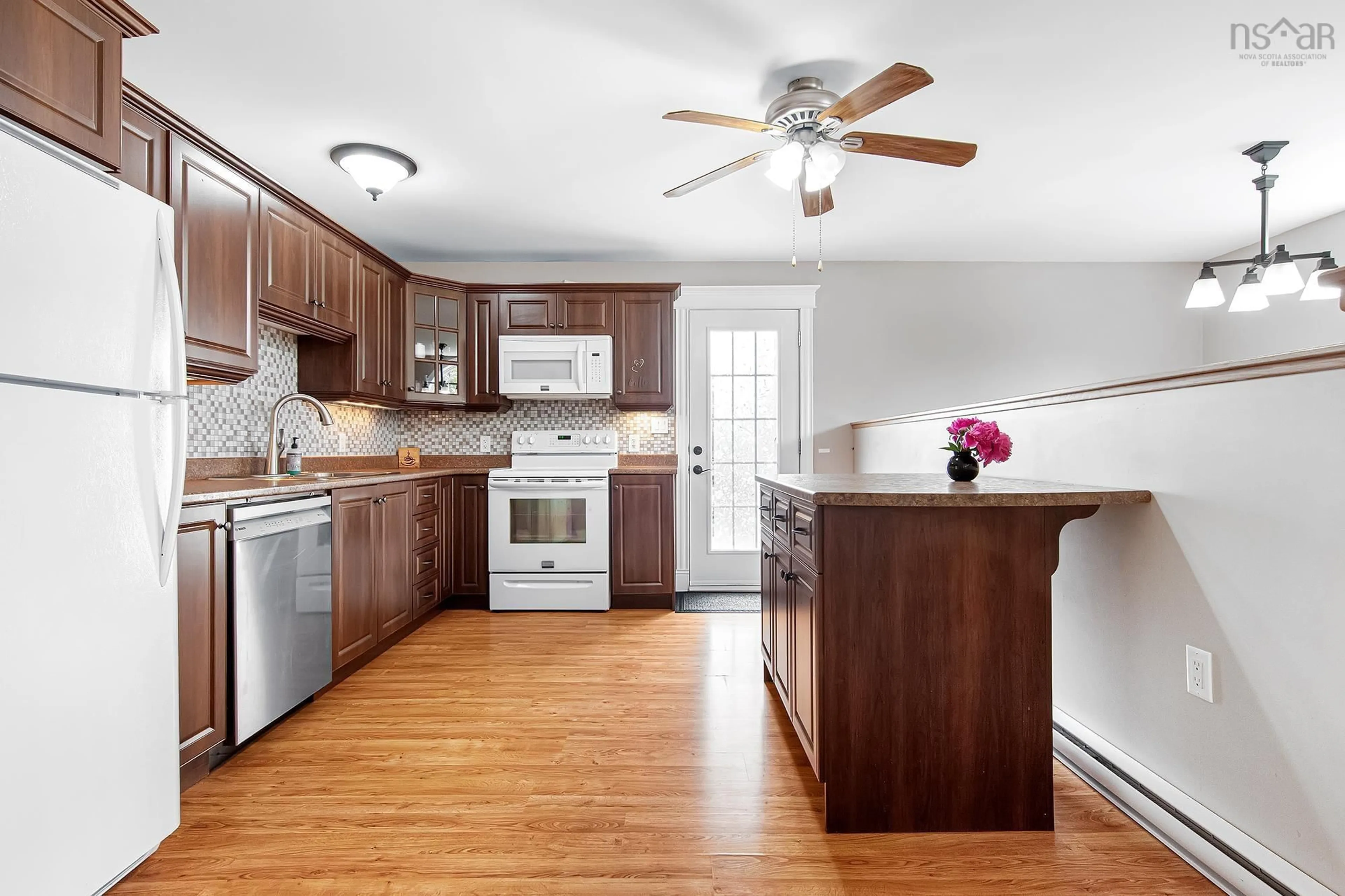 Standard kitchen, wood/laminate floor for 32 Morning Breeze Dr, Mount Uniacke Nova Scotia B0N 1Z0