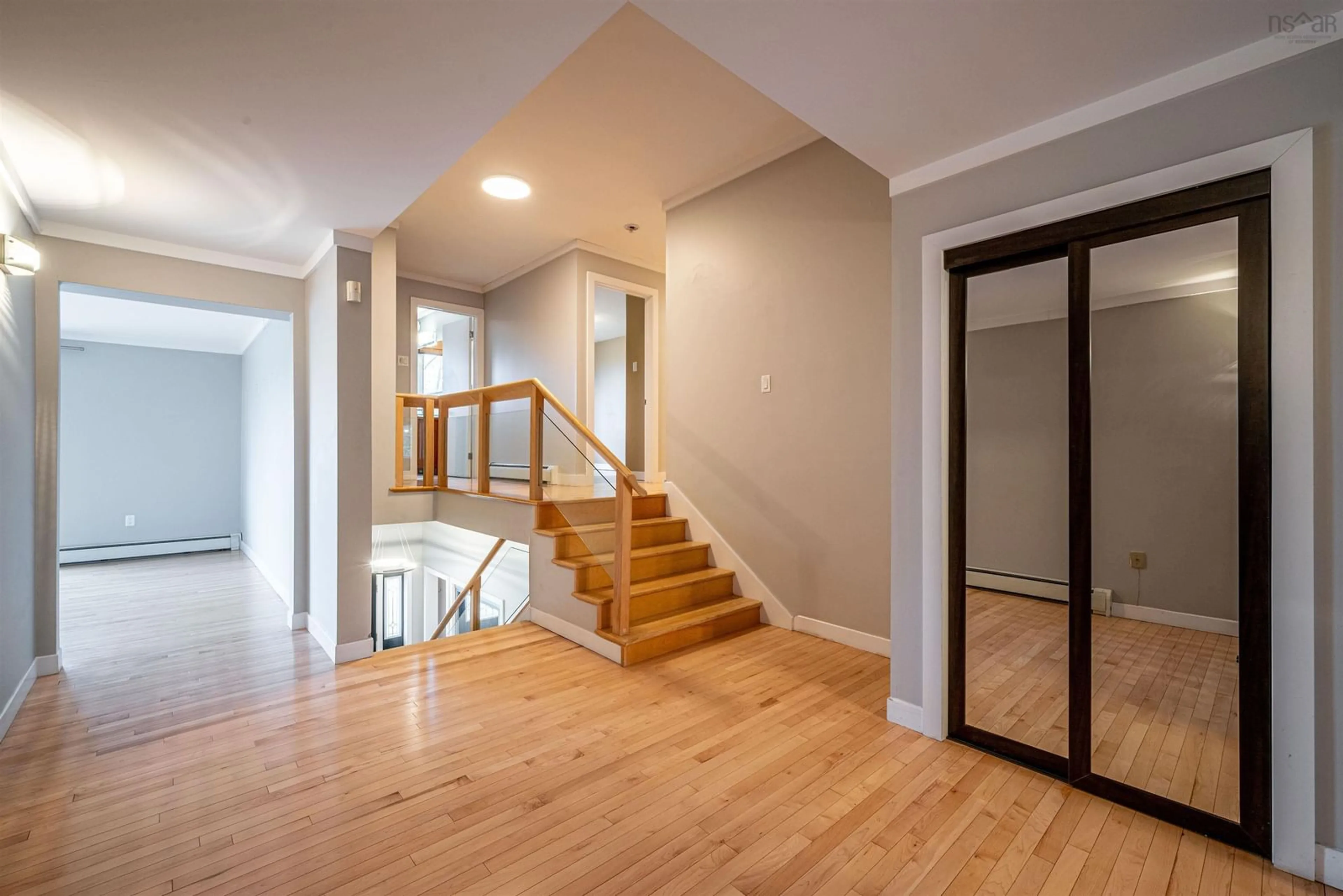 Indoor entryway for 1425 Purcells Cove Rd, Halifax Nova Scotia B3P 1B3