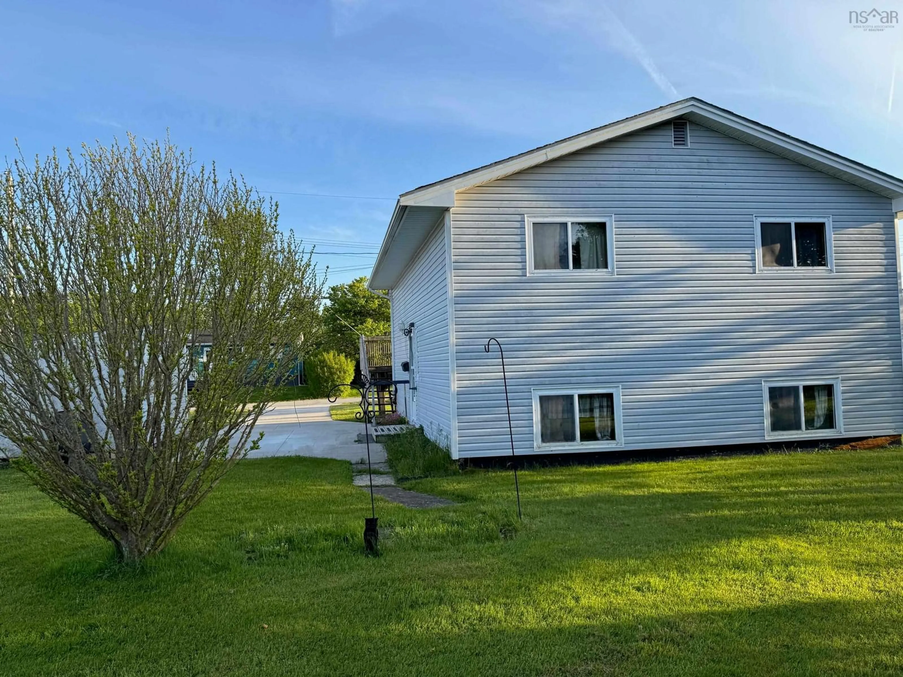 A pic from outside/outdoor area/front of a property/back of a property/a pic from drone, water/lake/river/ocean view for 12 Oak Dr, Yarmouth Nova Scotia B5A 2R4