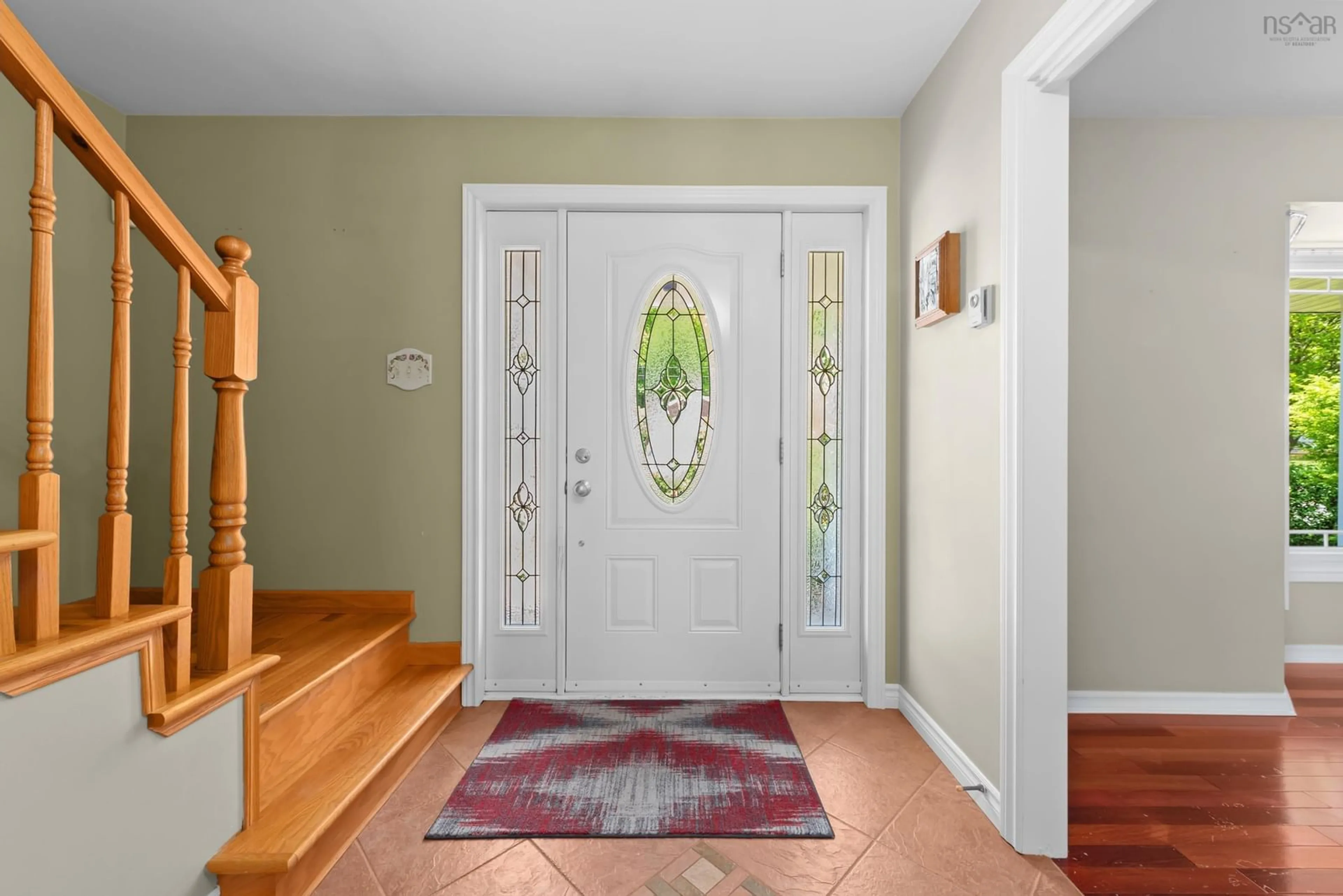 Indoor entryway for 33 P Thomas Dr, Dartmouth Nova Scotia B2W 6A1