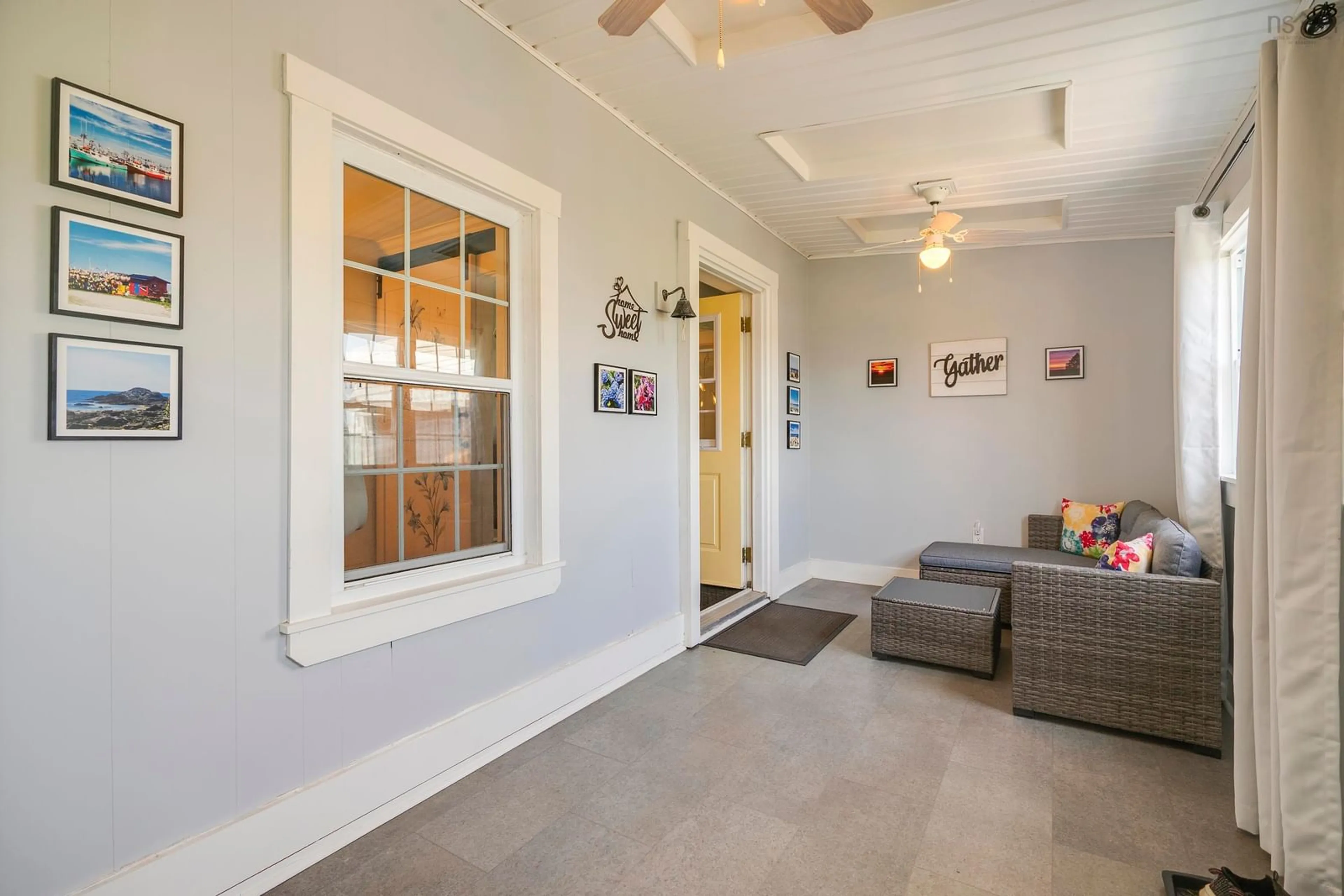 Indoor entryway for 9396 Highway 1, Lower Saulnierville Nova Scotia B0W 3T0
