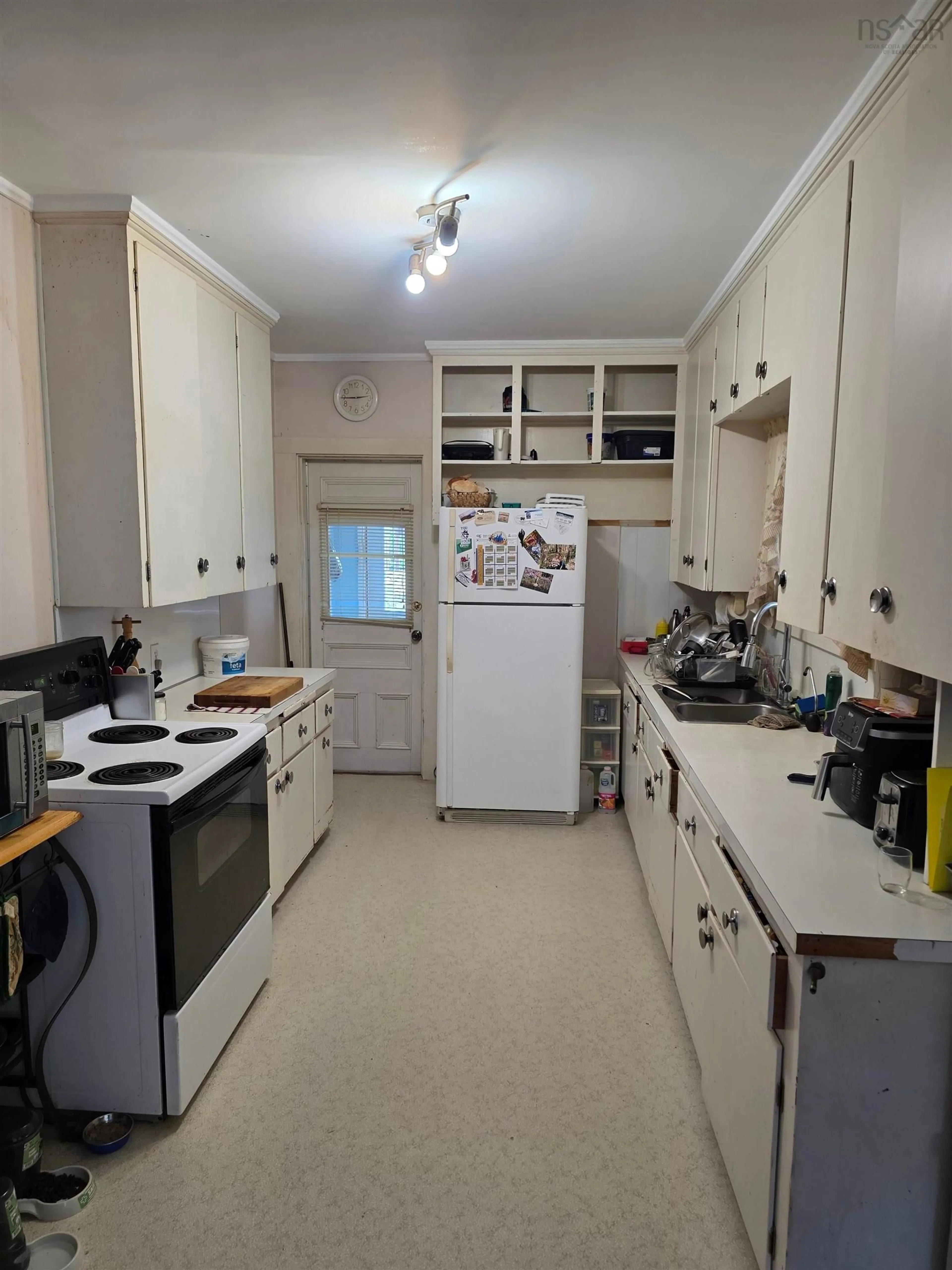 Standard kitchen, unknown for 9960 Highway 8, Caledonia Nova Scotia B0T 1B0