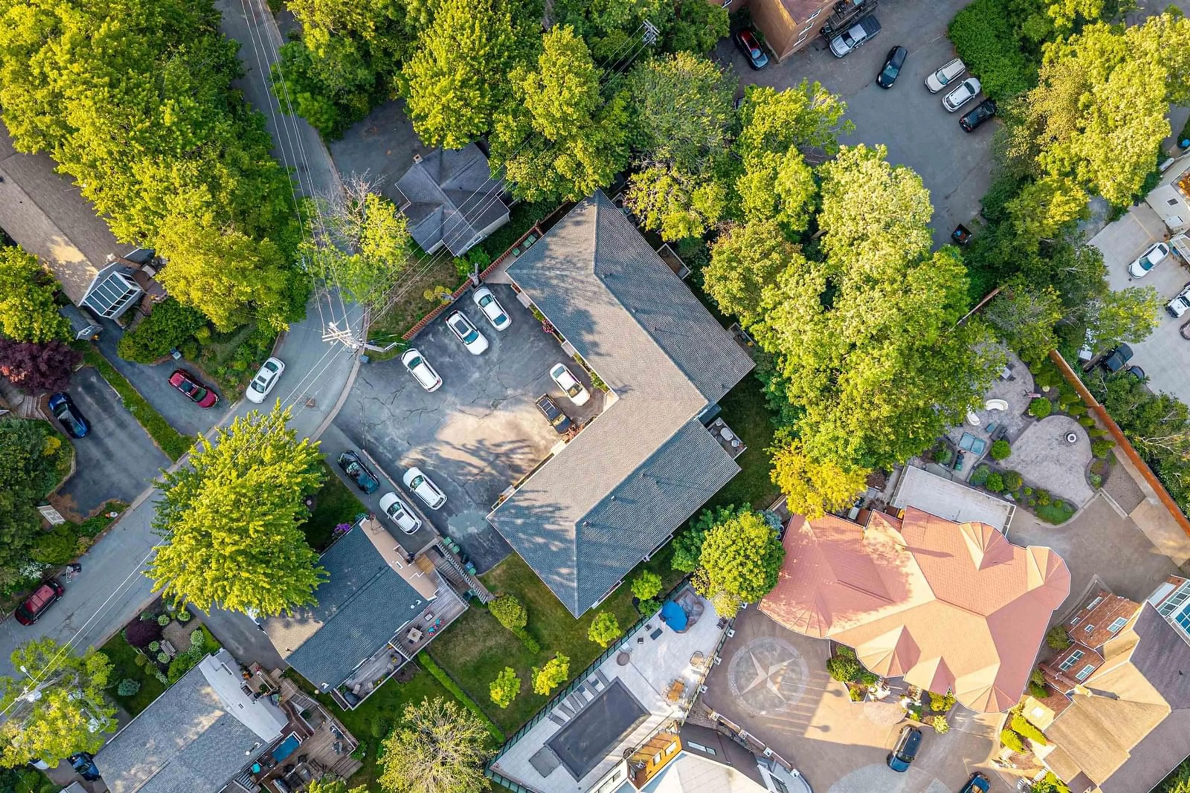 A pic from outside/outdoor area/front of a property/back of a property/a pic from drone, street for 18 Pioneer Ave #2, Halifax Nova Scotia B3M 1V2