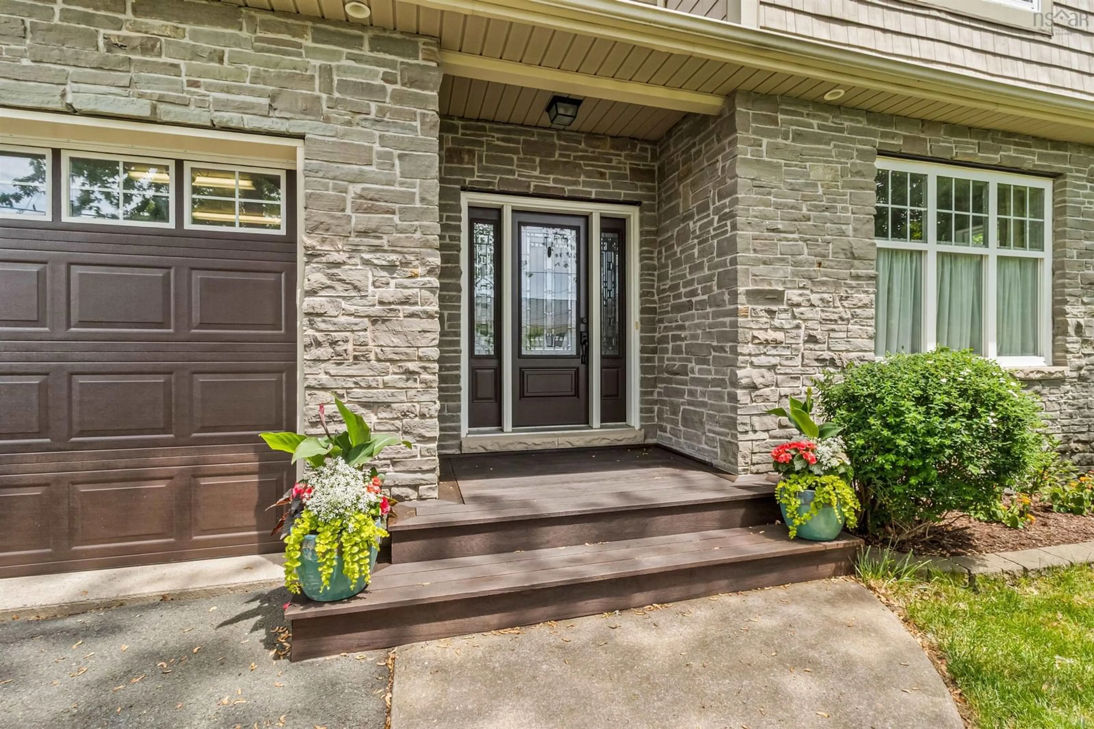 Indoor entryway for 7A Shaw Cres, Halifax Nova Scotia B2P 1V2