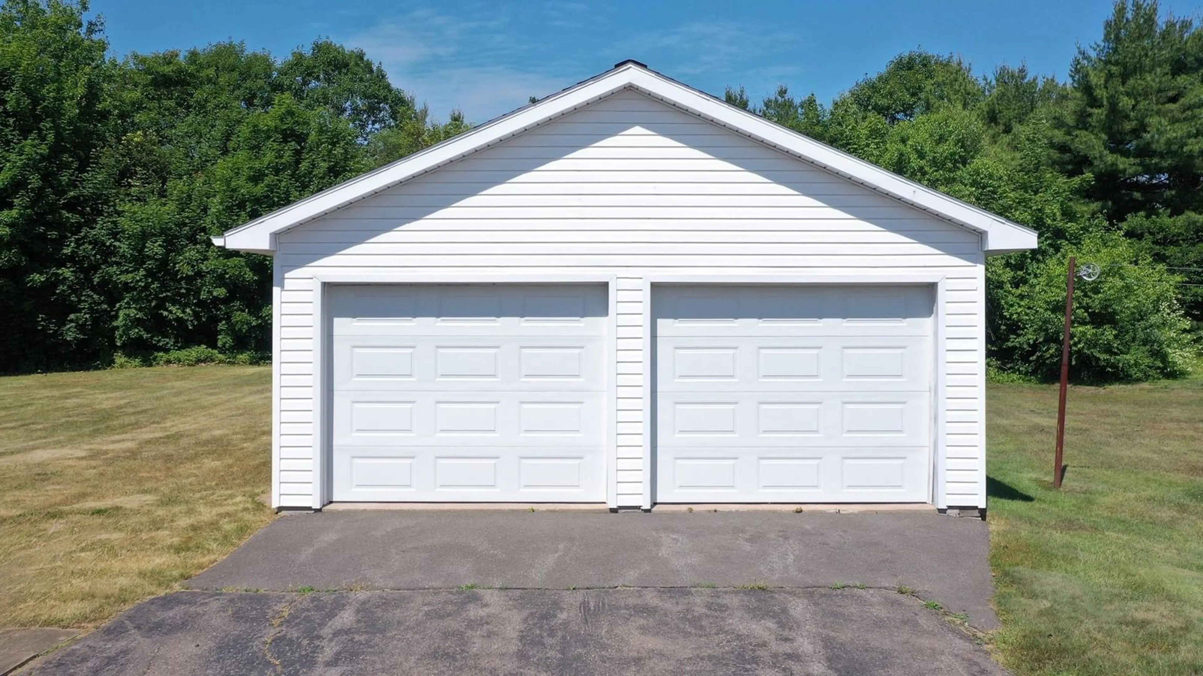 Indoor garage for 24 Dow Rd, New Minas Nova Scotia B4N 3R5
