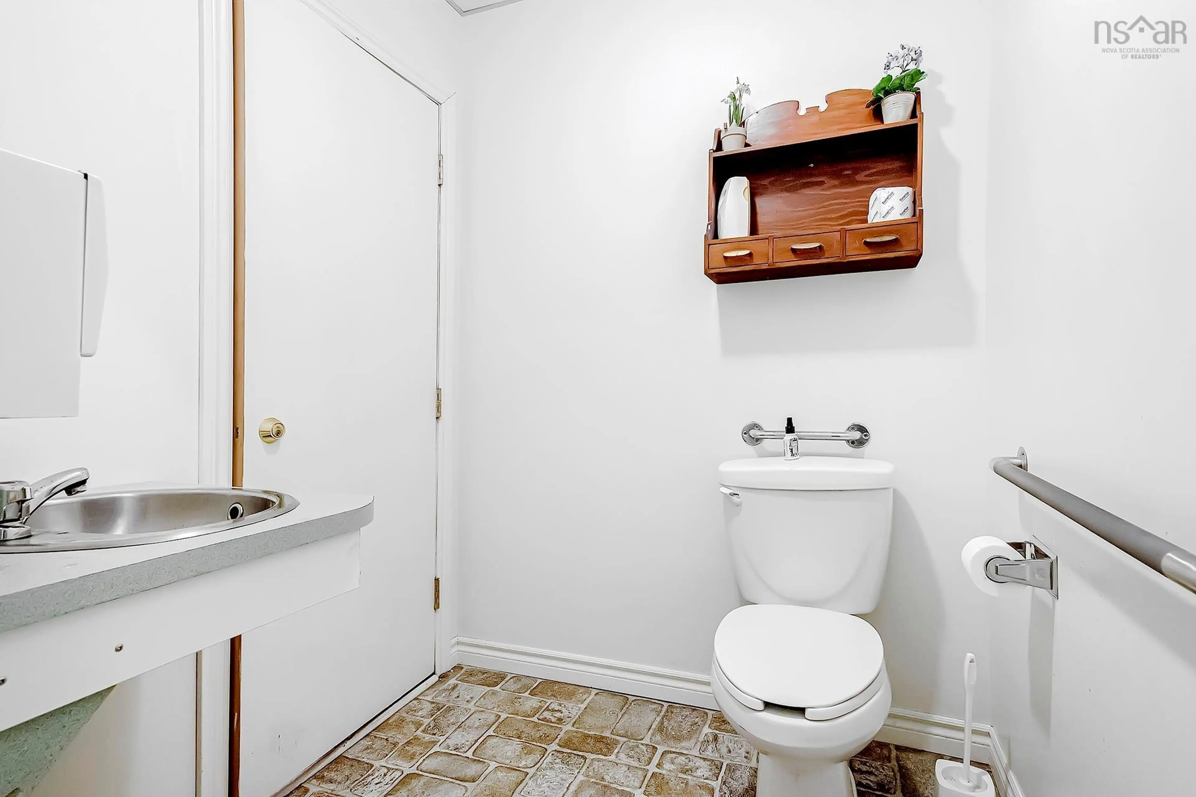 Standard bathroom, unknown for 59 Water Street St, Pictou Nova Scotia B0K 1H0