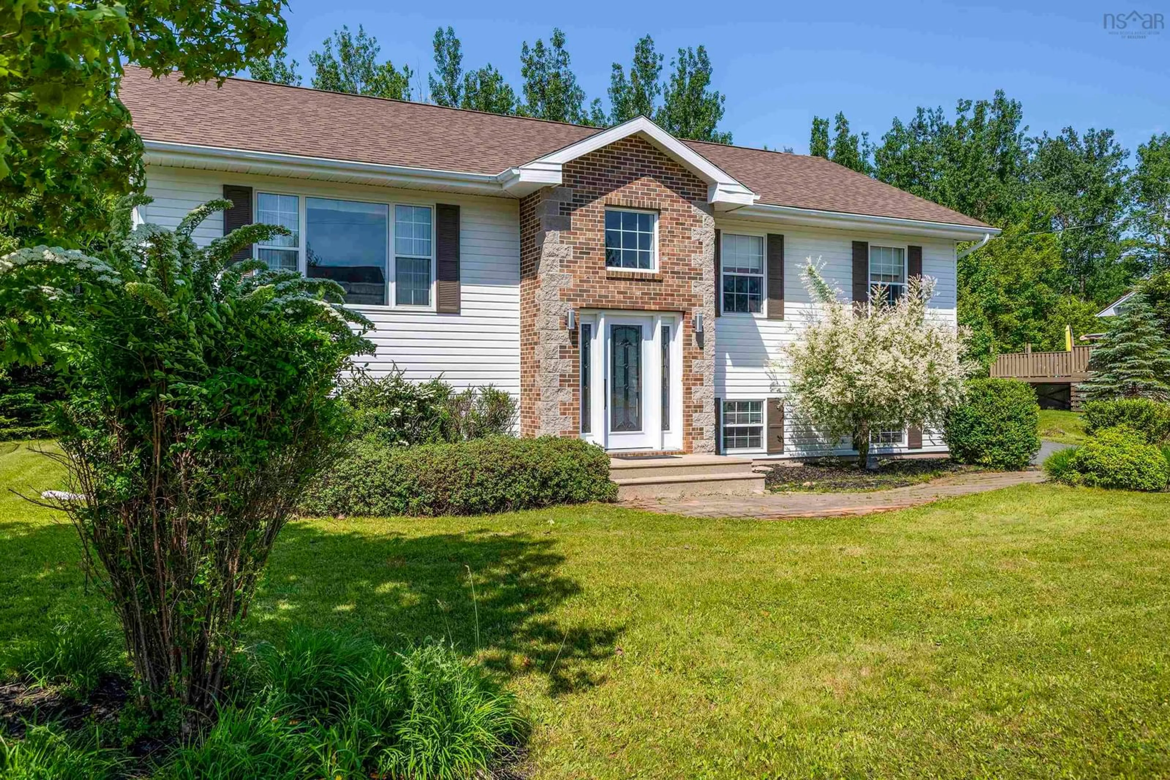 Home with vinyl exterior material, unknown for 35 Englewood Crt, Valley Nova Scotia B6L 3K7