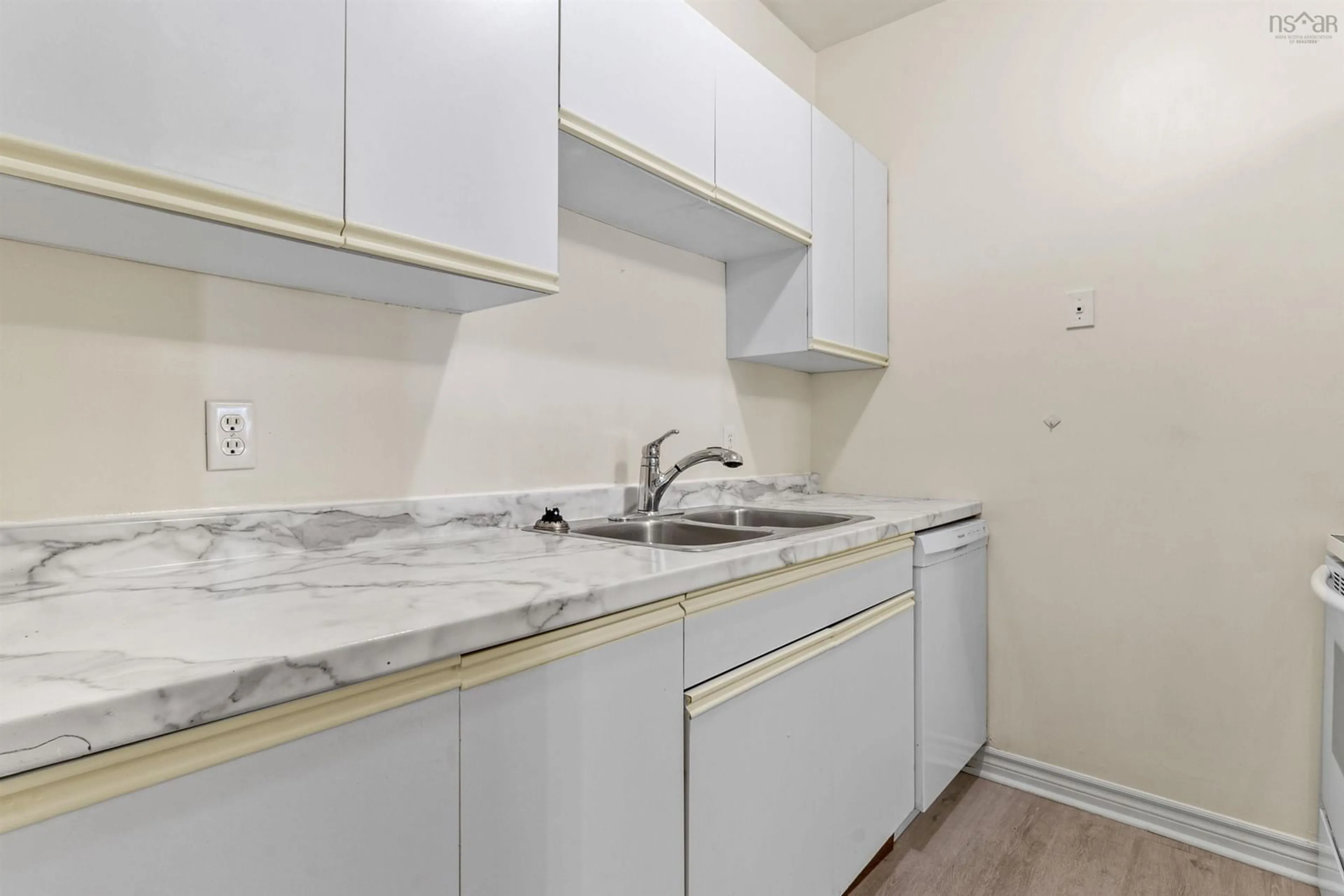 Standard kitchen, unknown for 1300 Queen St #21, Halifax Nova Scotia B3J 2H5