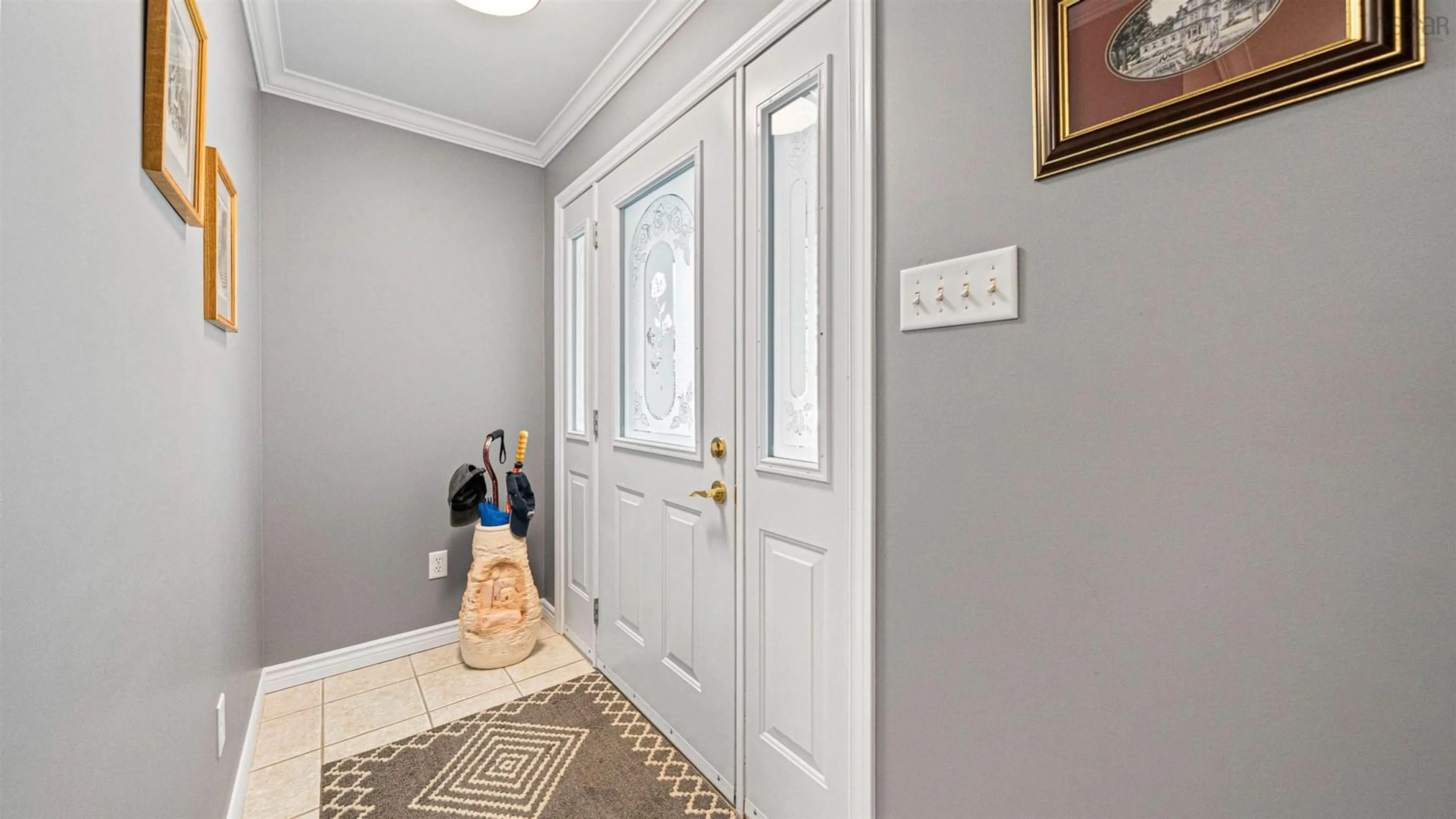 Indoor entryway for 46 Lochiel Cir, Dartmouth Nova Scotia B2W 6H1