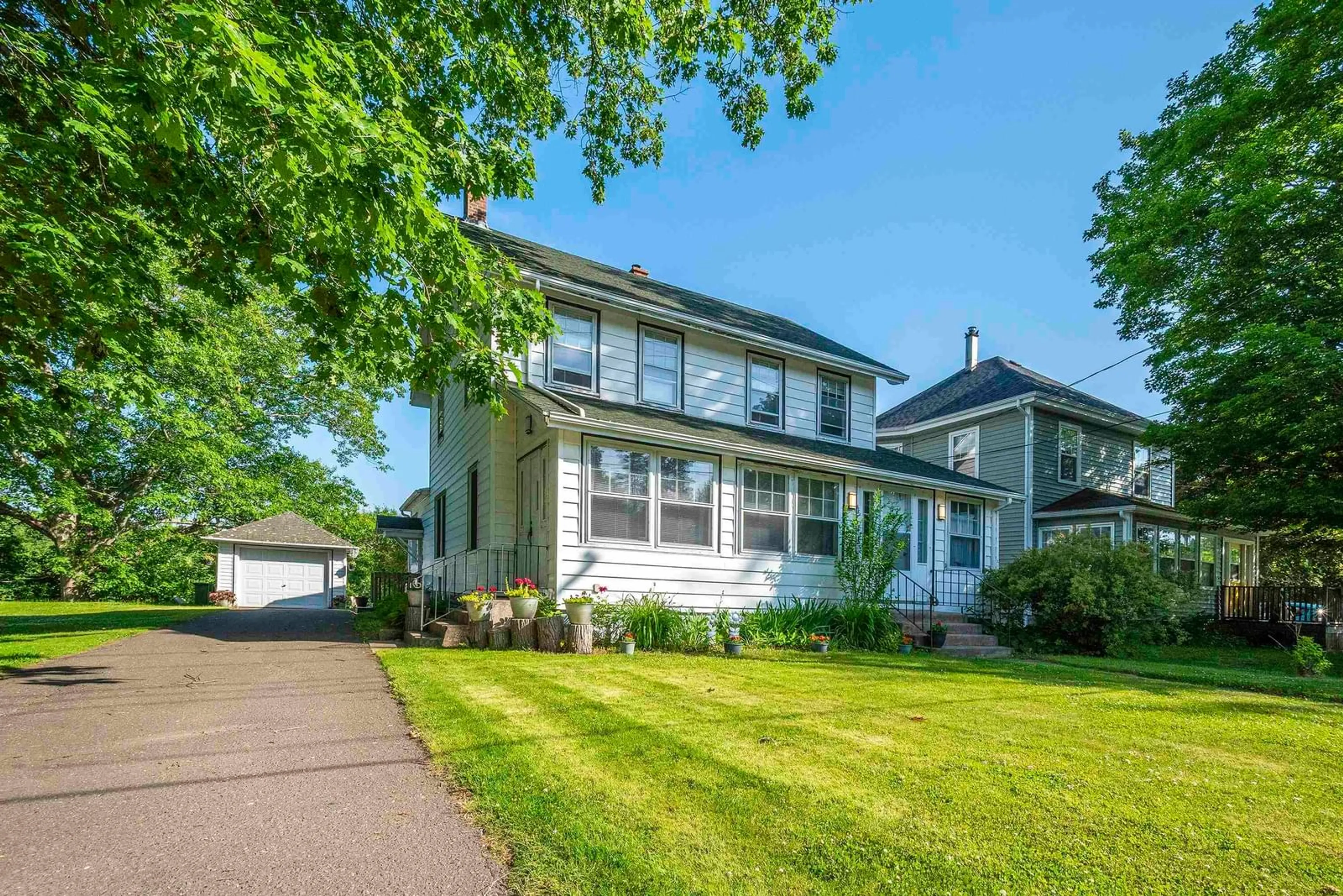 Home with vinyl exterior material, street for 68 Connaught Ave, Middleton Nova Scotia B0S 1P0