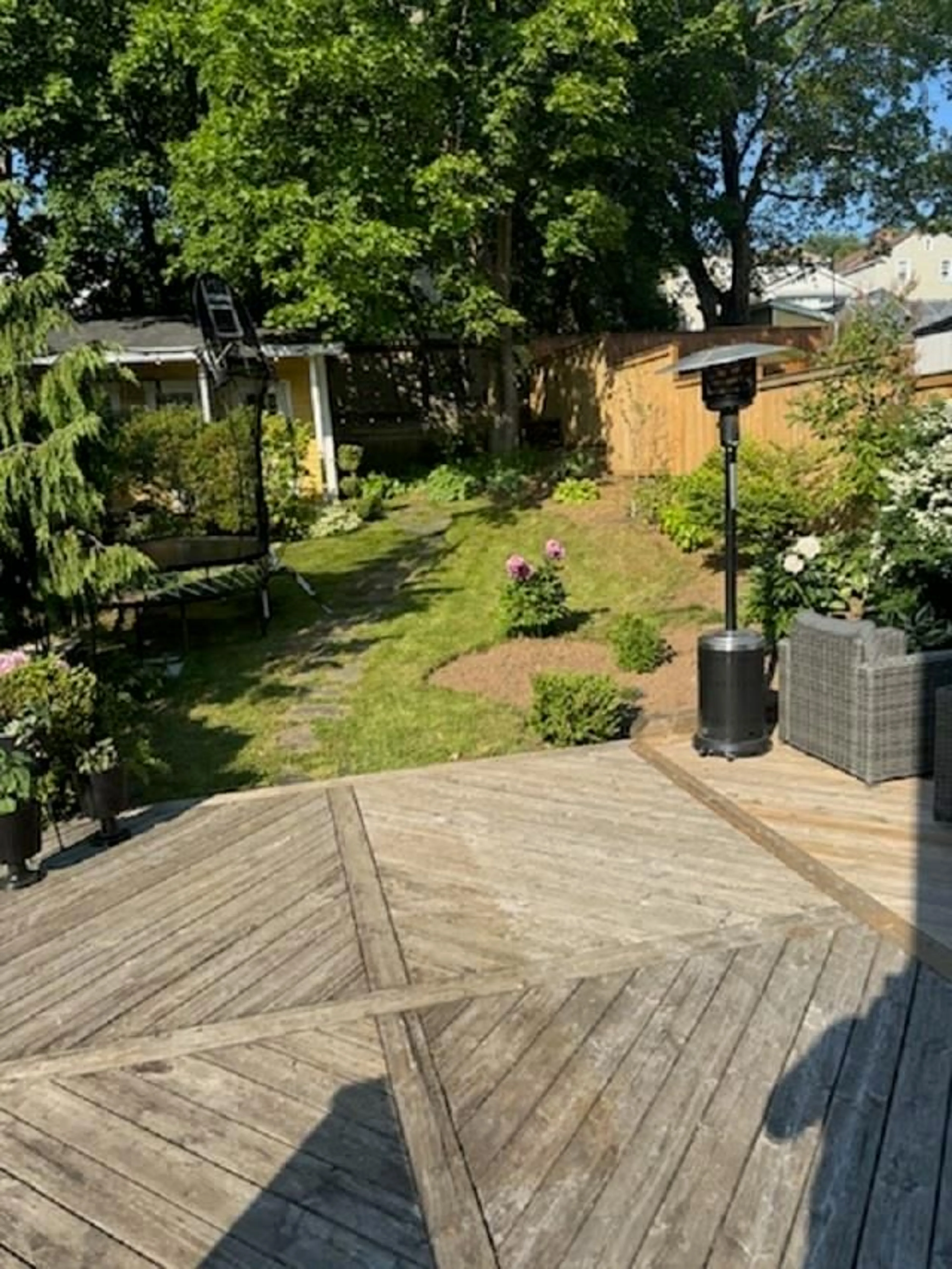 A pic from outside/outdoor area/front of a property/back of a property/a pic from drone, street for 2551 Sherwood St, Halifax Nova Scotia B3L 3G9