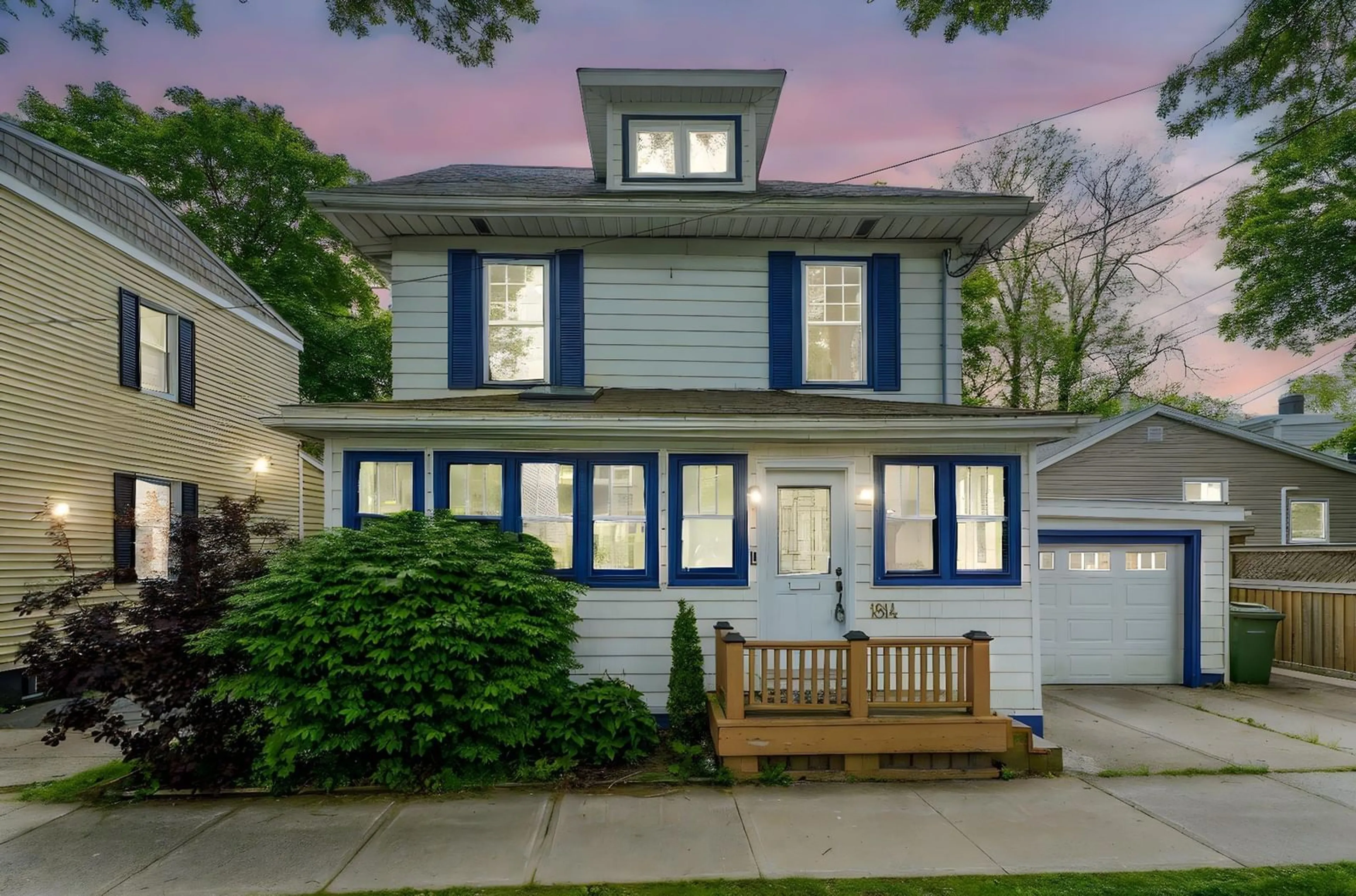 Home with vinyl exterior material, street for 1814 Chestnut St, Halifax Nova Scotia B3H 3T8