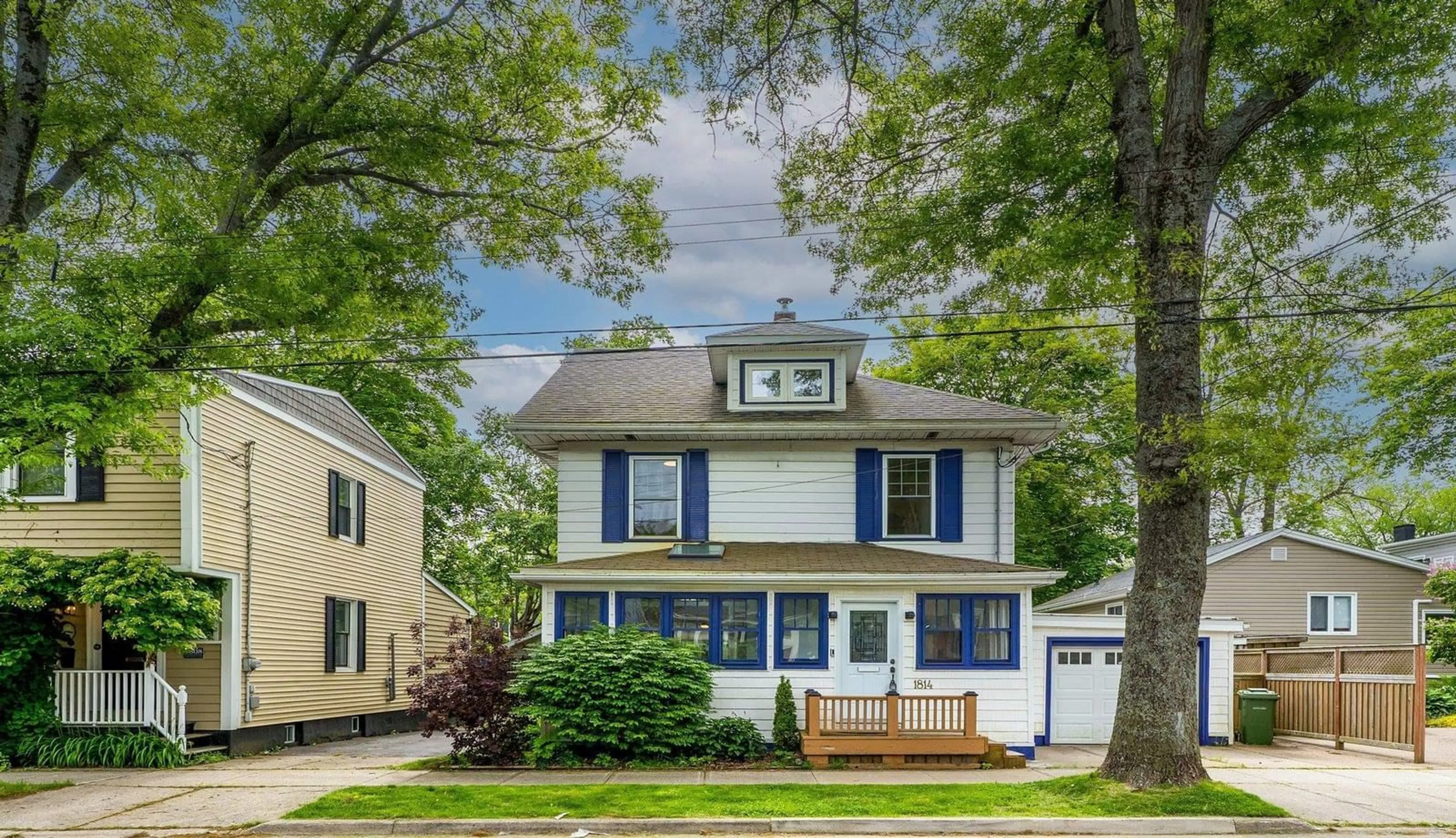 Home with vinyl exterior material, street for 1814 Chestnut St, Halifax Nova Scotia B3H 3T8