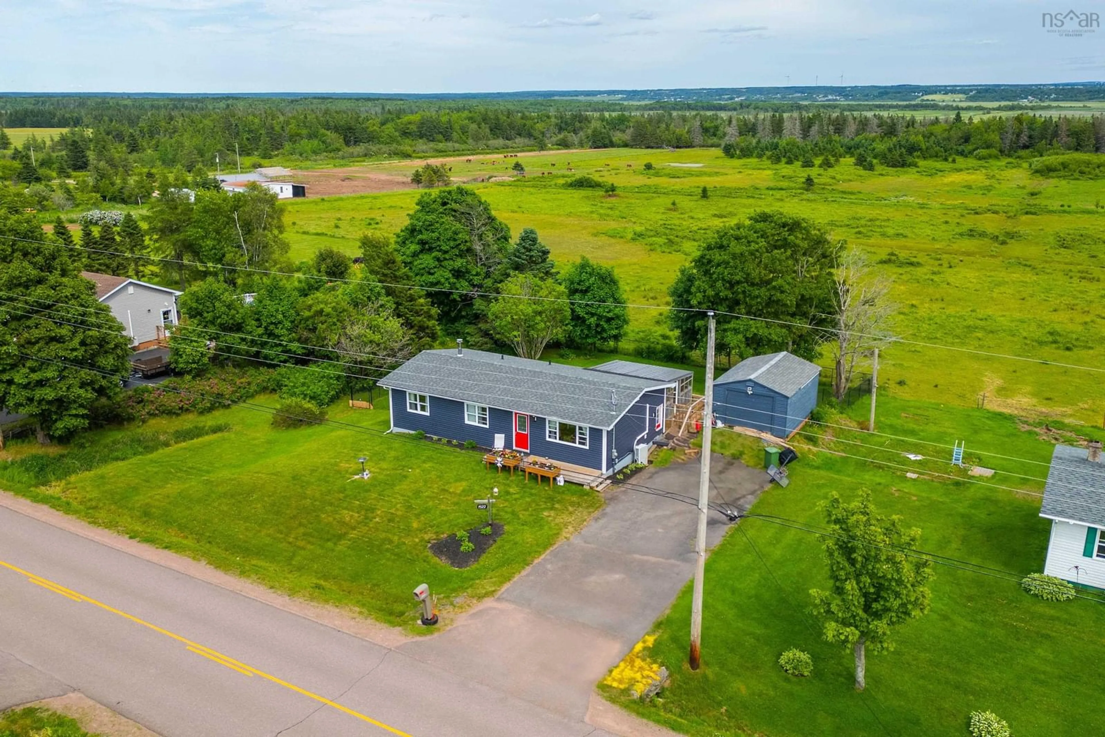 A pic from outside/outdoor area/front of a property/back of a property/a pic from drone, unknown for 1522 Fort Lawrence Rd, Fort Lawrence Nova Scotia B4H 3Y5
