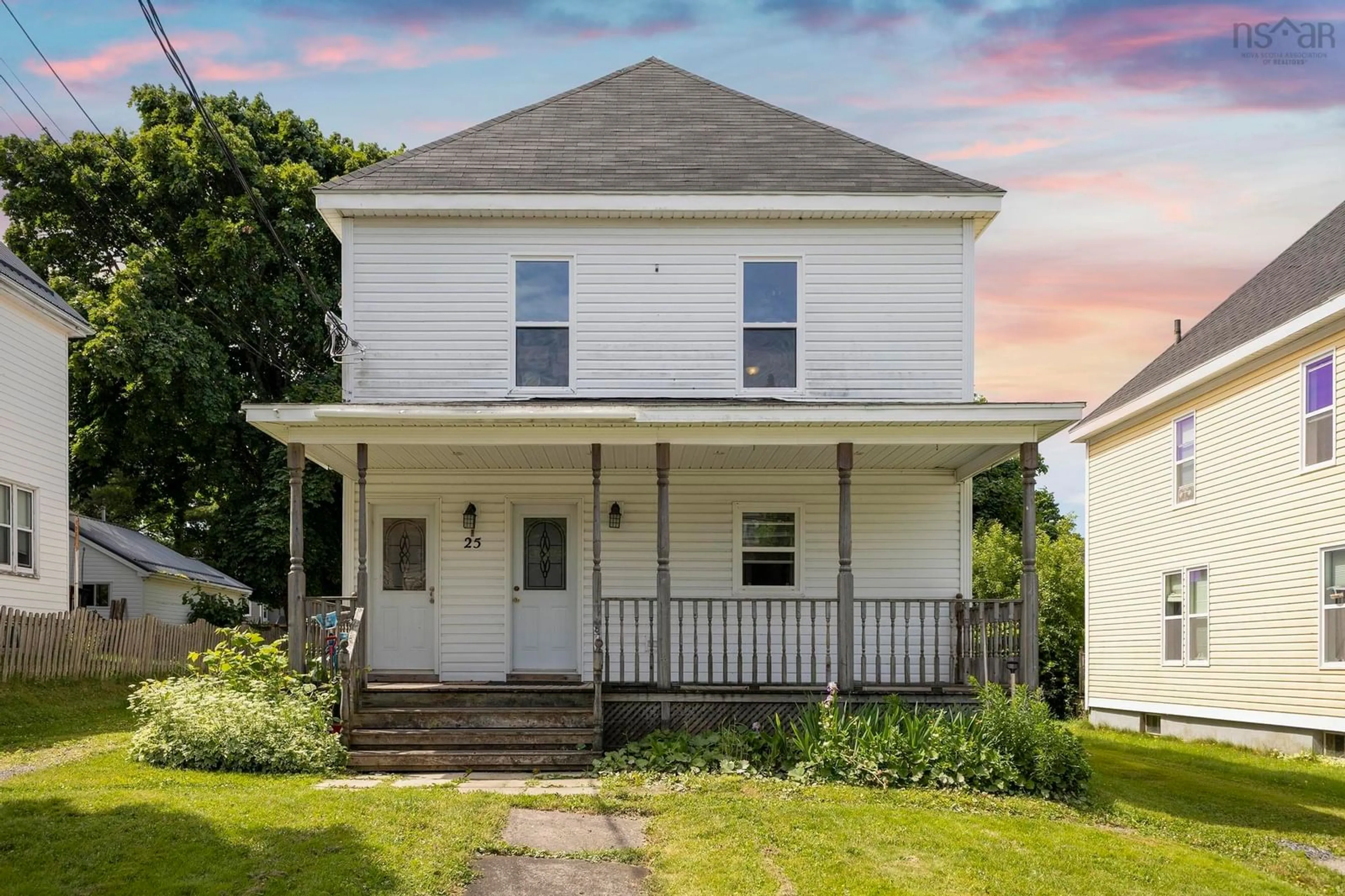 Home with vinyl exterior material, street for 25 Jubilee Ave, Stellarton Nova Scotia B0K 1S0