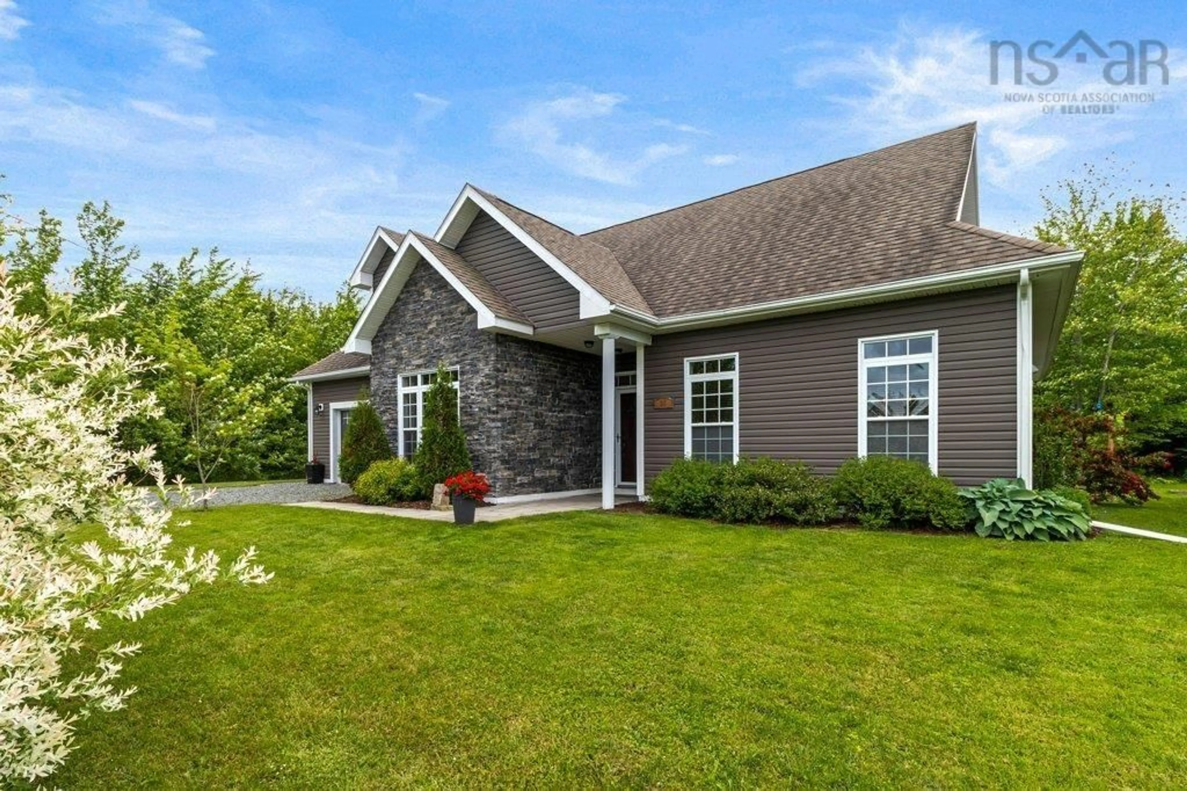 Home with vinyl exterior material, unknown for 26 Acorn Ave, Lantz Nova Scotia B2S 1Y4