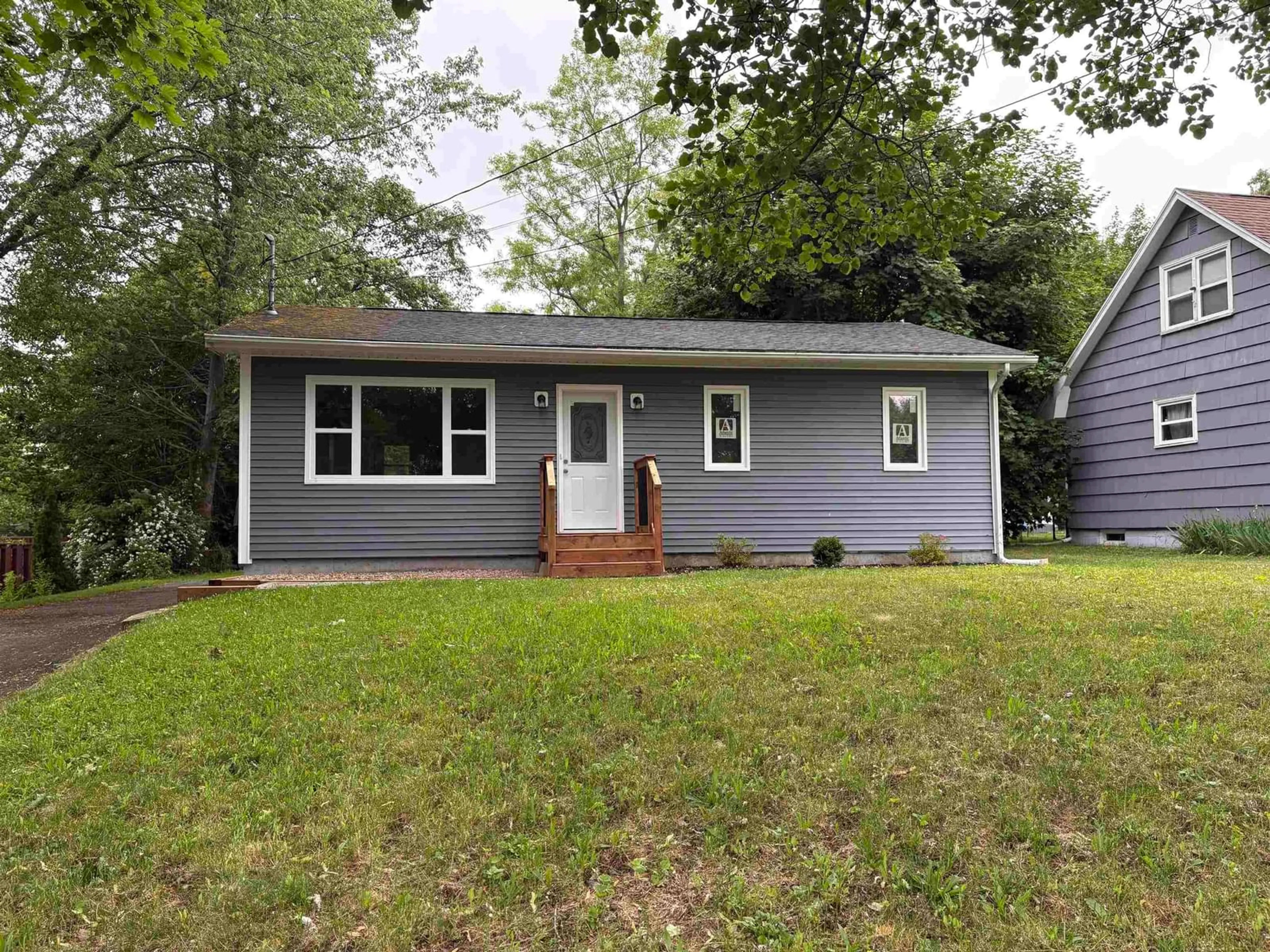 Home with vinyl exterior material, street for 214 Oakdene Ave, North Kentville Nova Scotia B4N 2C1