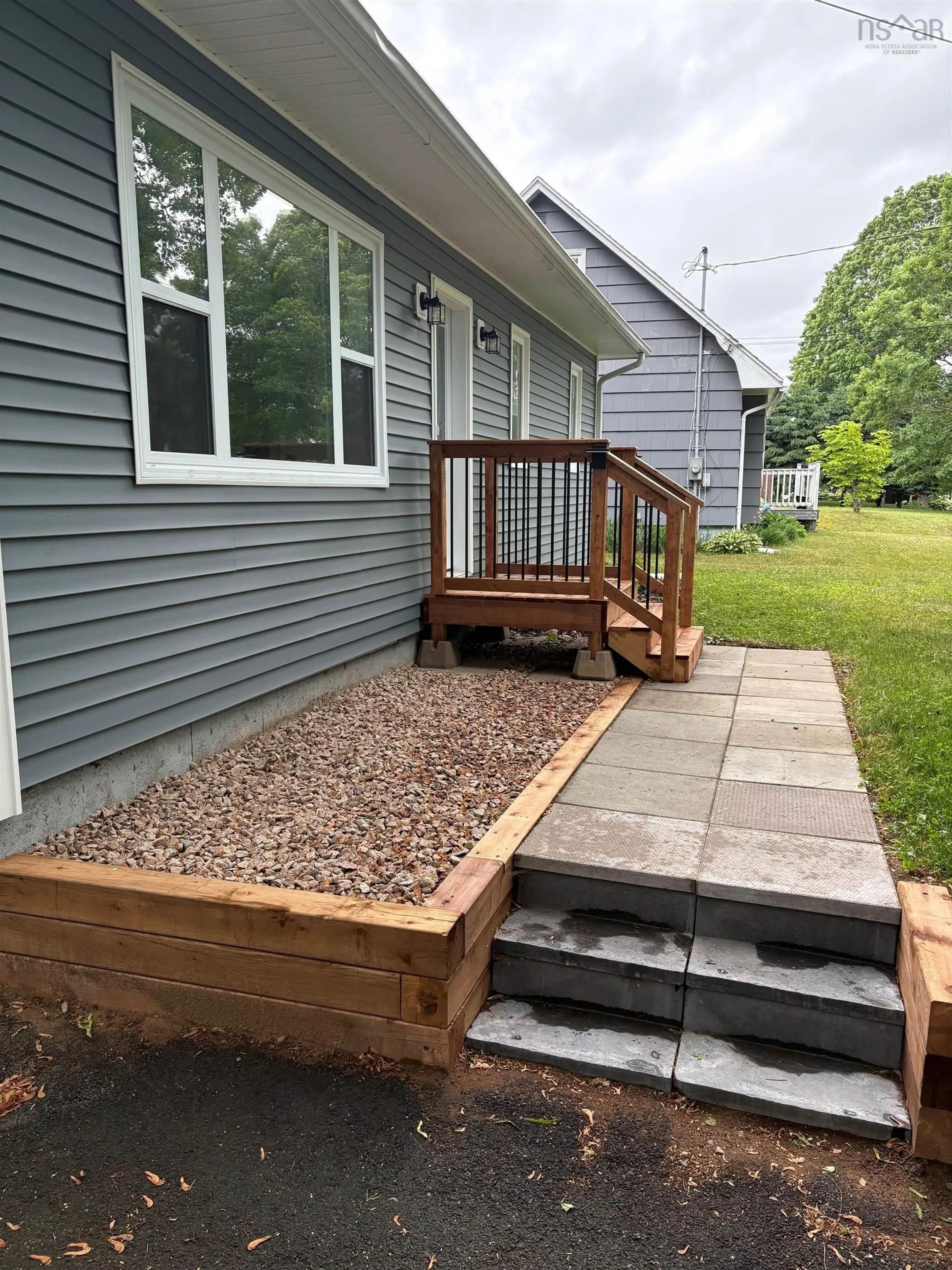 Patio, street for 214 Oakdene Ave, North Kentville Nova Scotia B4N 2C1