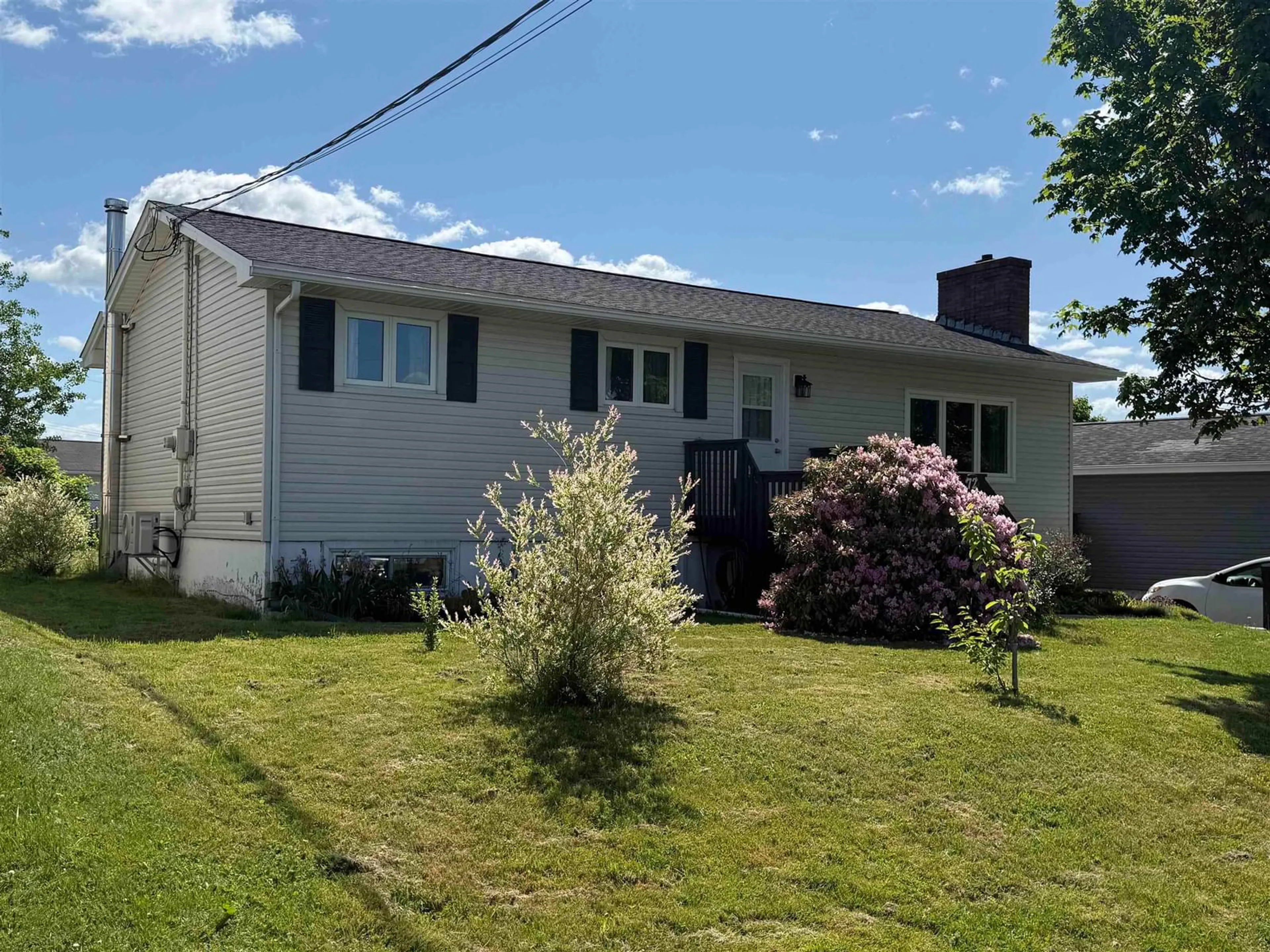 A pic from outside/outdoor area/front of a property/back of a property/a pic from drone, street for 72 Dalkeith Dr, Cole Harbour Nova Scotia B2W 4E8