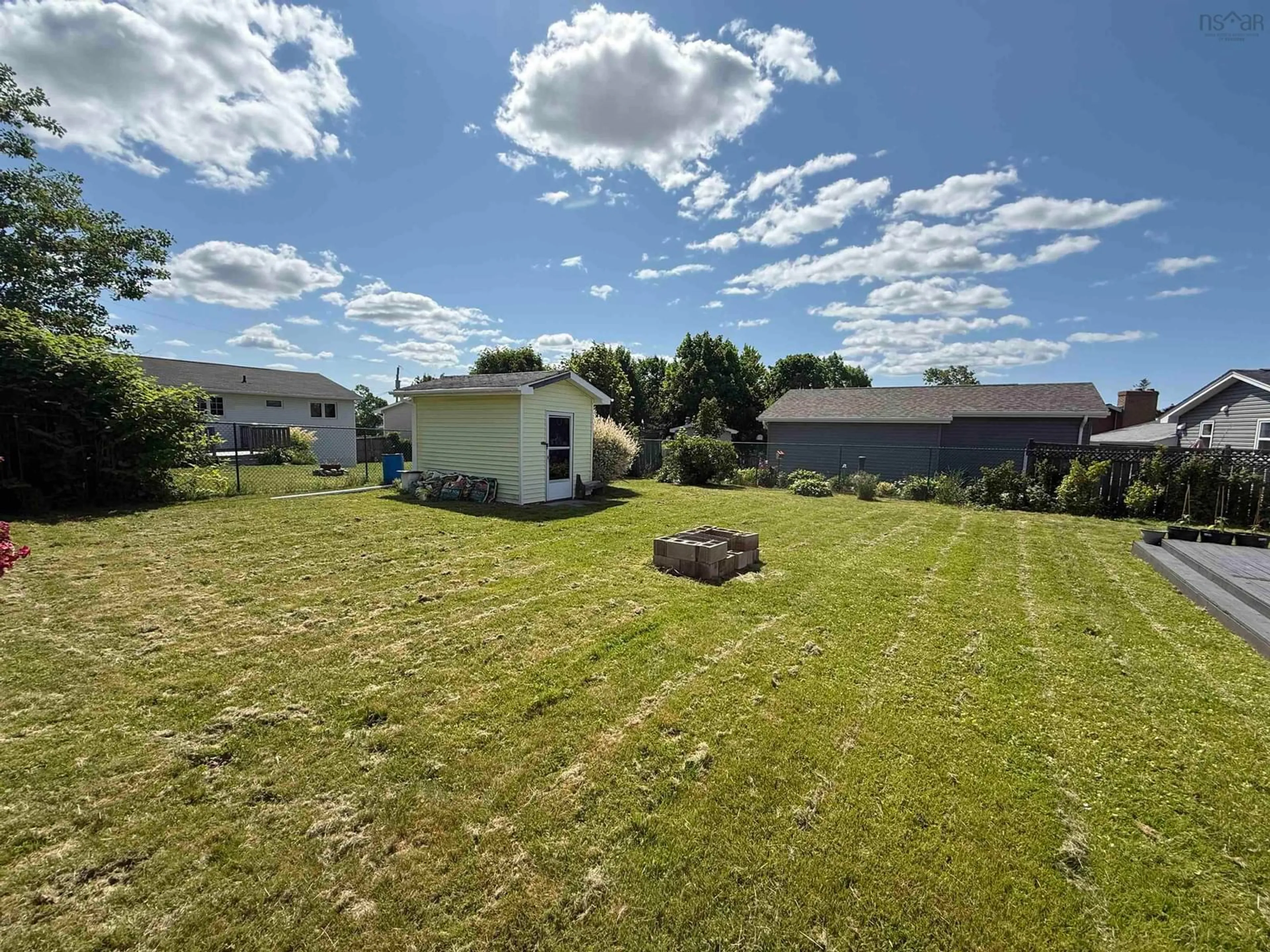 A pic from outside/outdoor area/front of a property/back of a property/a pic from drone, unknown for 72 Dalkeith Dr, Cole Harbour Nova Scotia B2W 4E8
