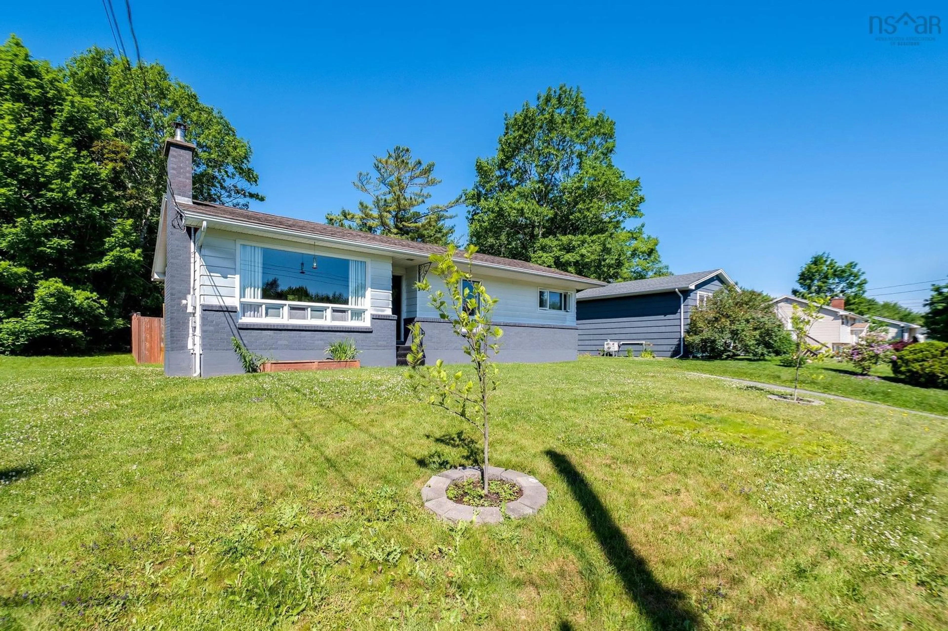 A pic from outside/outdoor area/front of a property/back of a property/a pic from drone, unknown for 8 Alderney Dr, Enfield Nova Scotia B2T 1J7