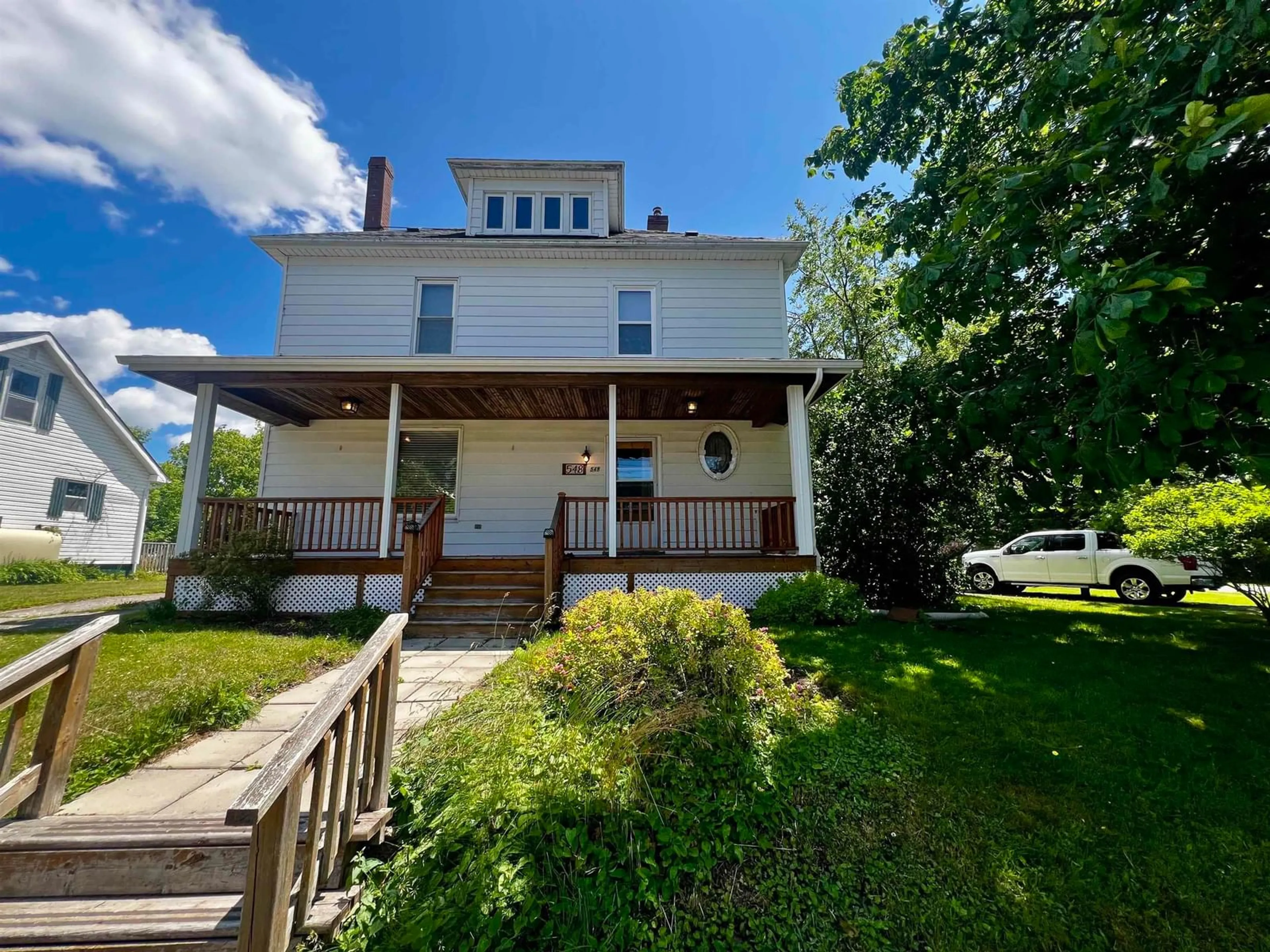 A pic from outside/outdoor area/front of a property/back of a property/a pic from drone, street for 548 Nelson St, New Glasgow Nova Scotia B2H 3C7