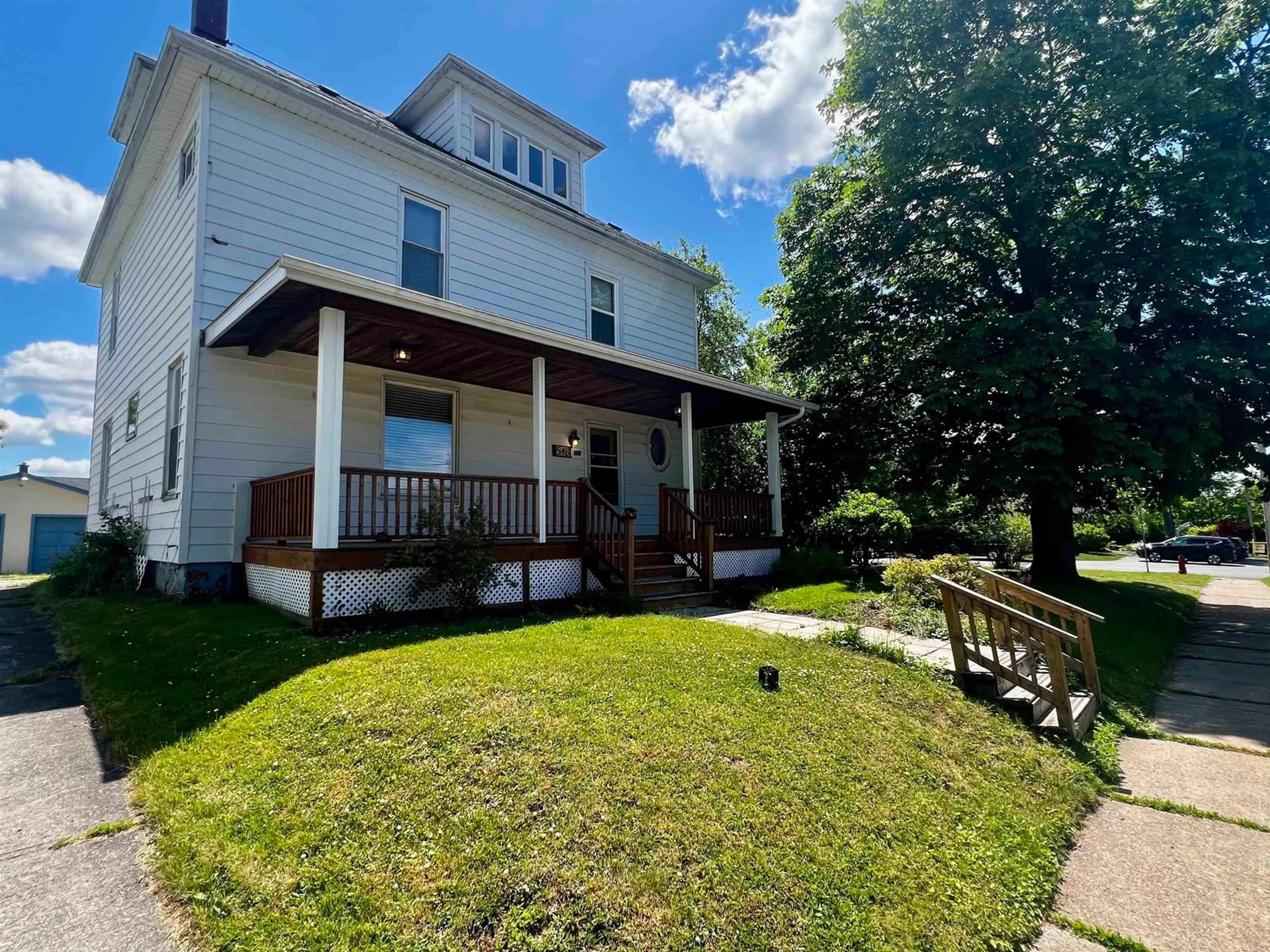 A pic from outside/outdoor area/front of a property/back of a property/a pic from drone, street for 548 Nelson St, New Glasgow Nova Scotia B2H 3C7
