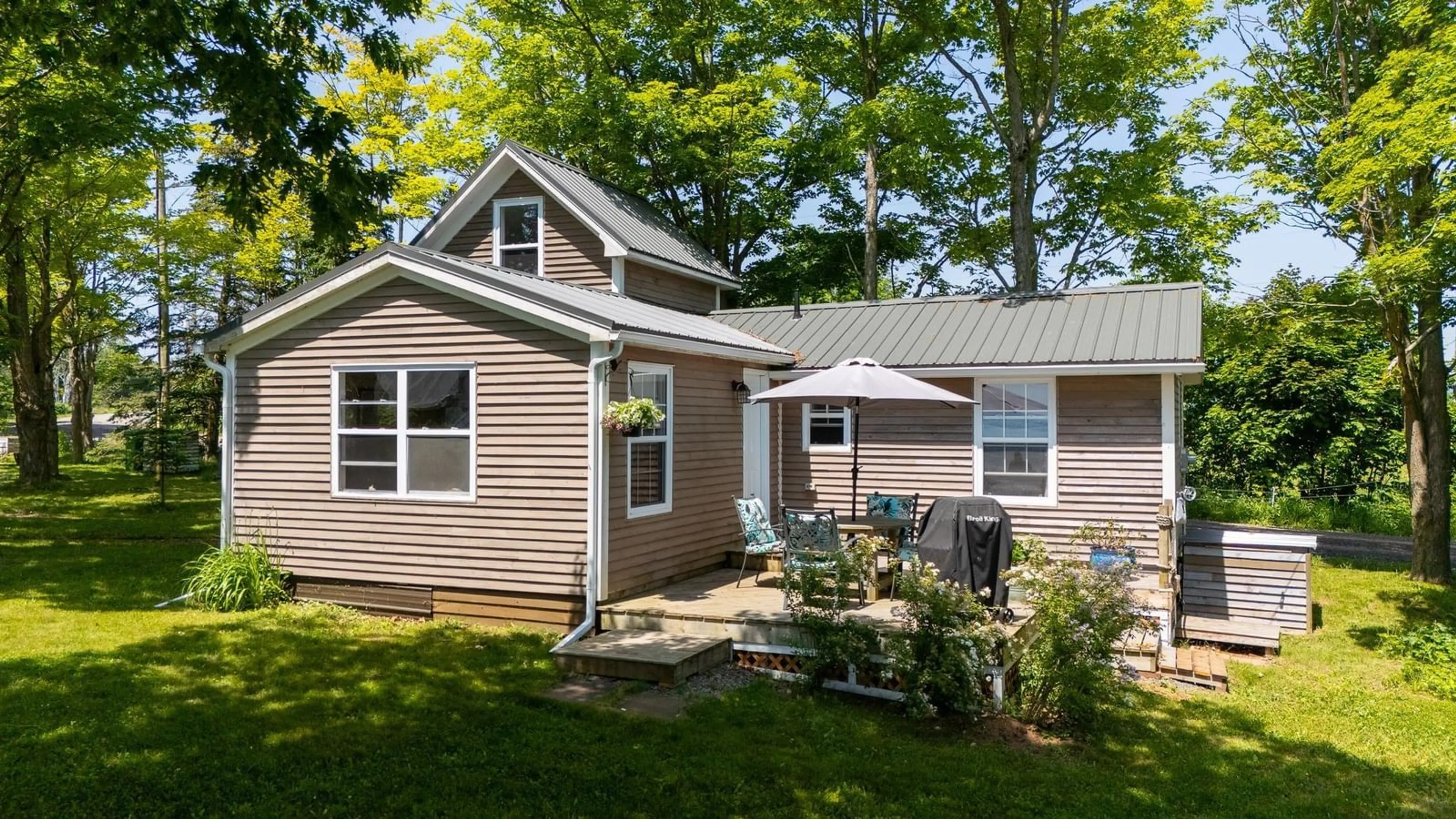 Home with vinyl exterior material, street for 330 Longspell Rd, Kingsport Nova Scotia B0P 1H0