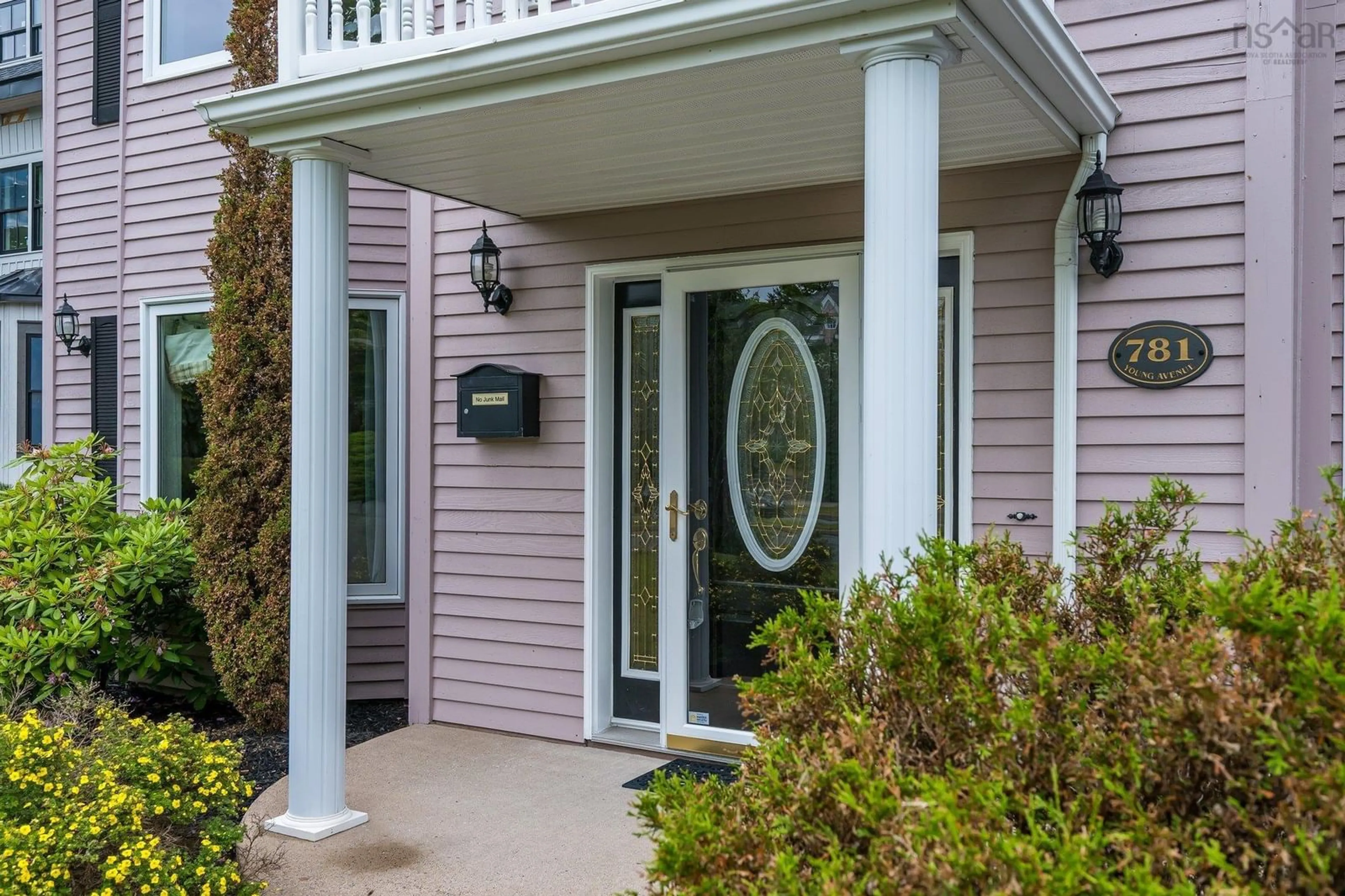 Unknown for 781 Young Ave, Halifax Nova Scotia B3H 2V8