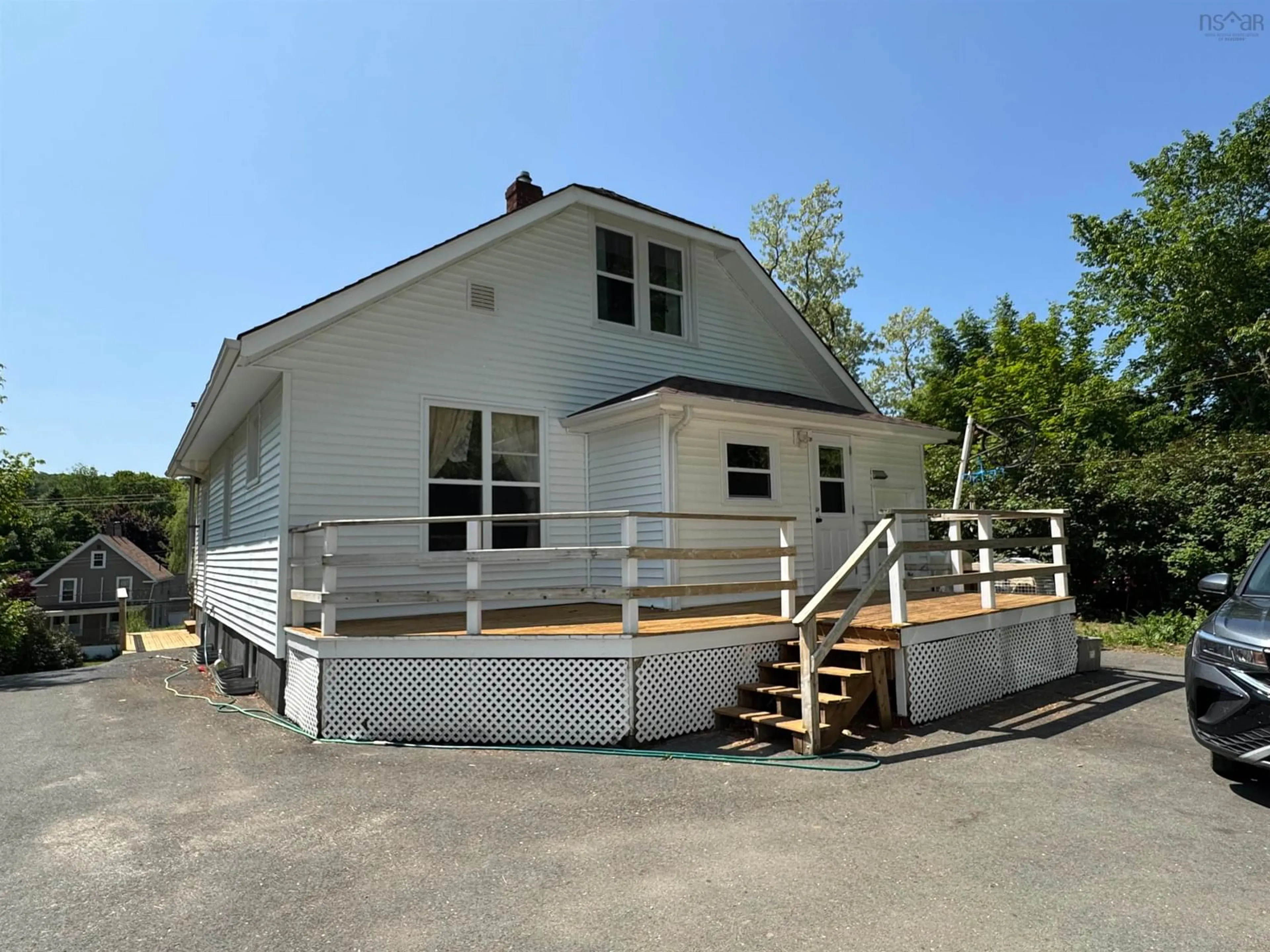 A pic from outside/outdoor area/front of a property/back of a property/a pic from drone, building for 663 West Main St, Kentville Nova Scotia B4N 1L6