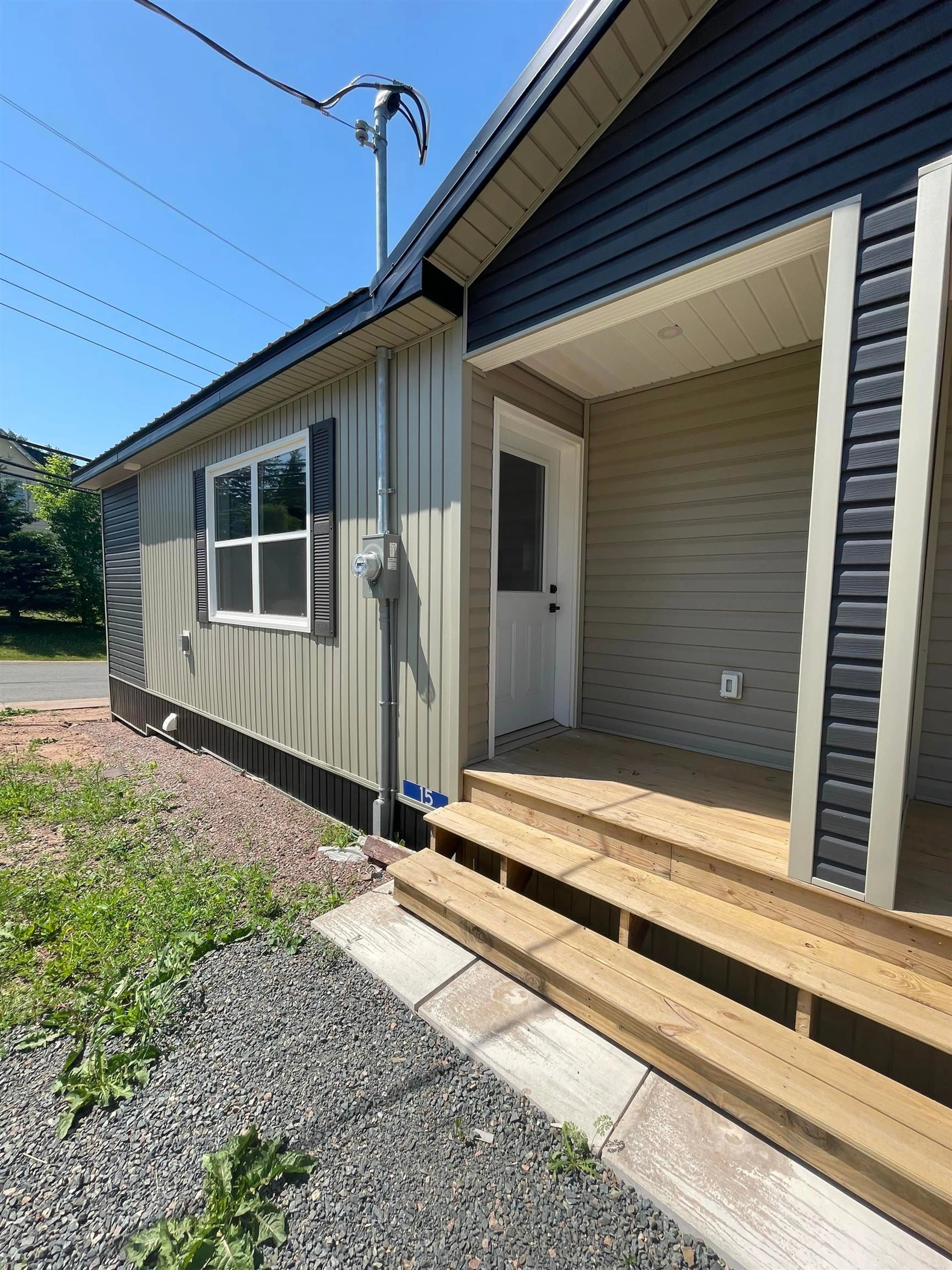 Home with vinyl exterior material, street for 13-15 Mechanic St, Springhill Nova Scotia B0M 1X0