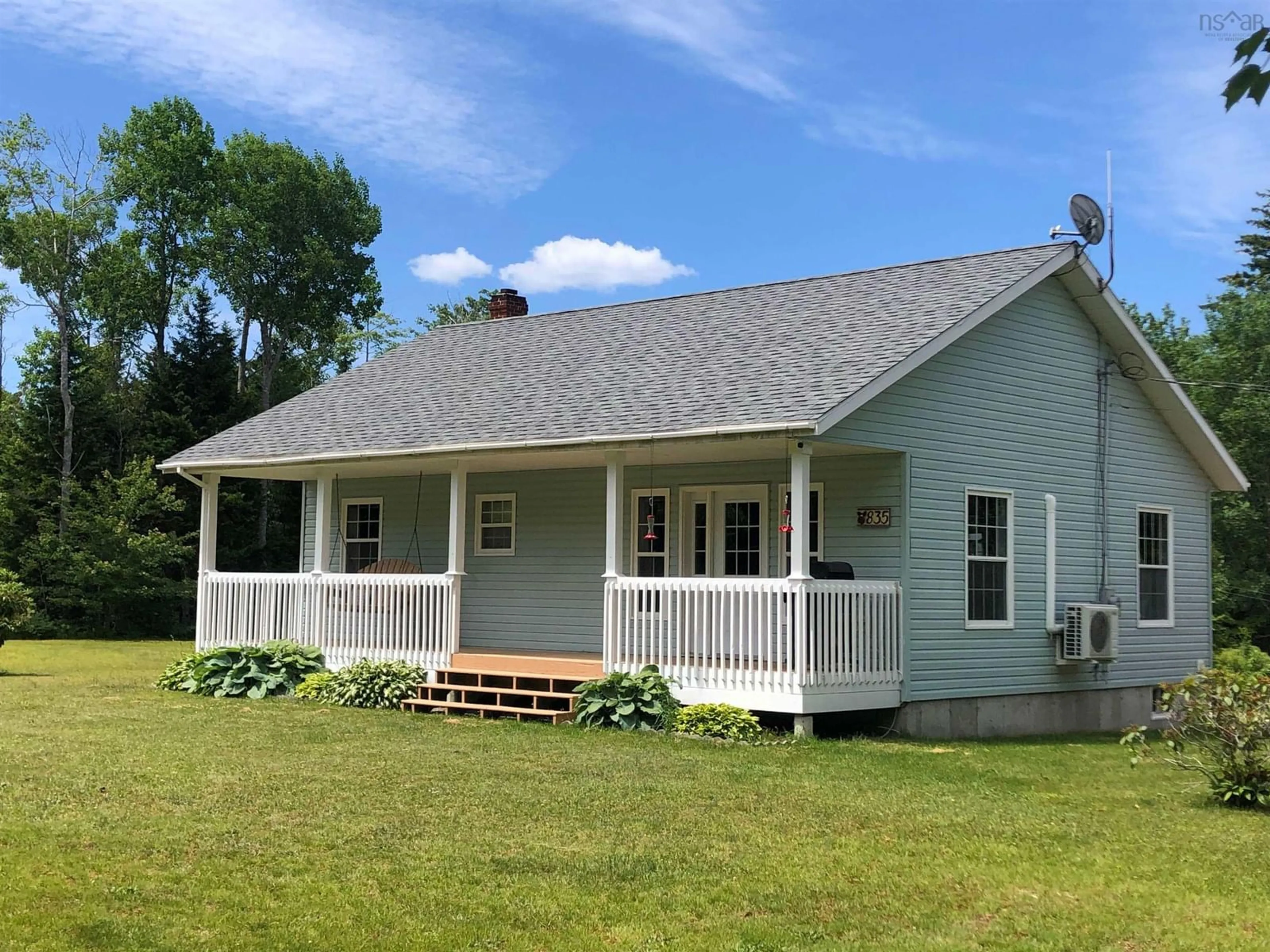 Home with vinyl exterior material, building for 835 Highway 203, Kemptville Nova Scotia B5A 5R3